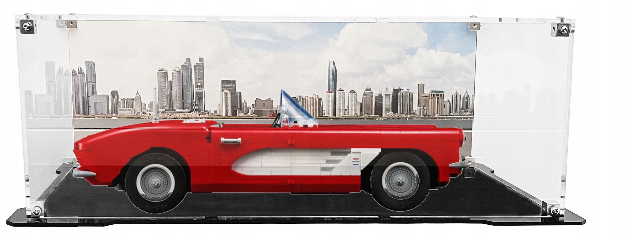 Vitrína s černou základnou a pozadím Drewlandia pro stavebnici Lego 10321 Corvette
