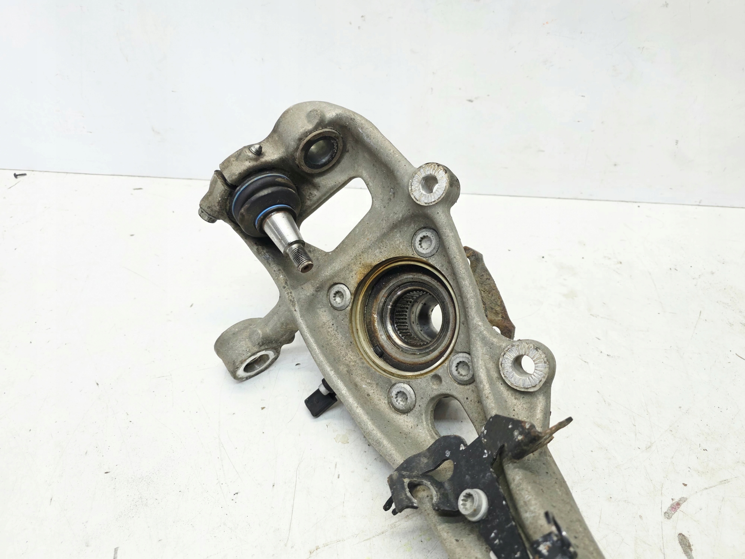 otoč čepu levý předek AUDI A6 C8 4K0407241D 4K0407559D