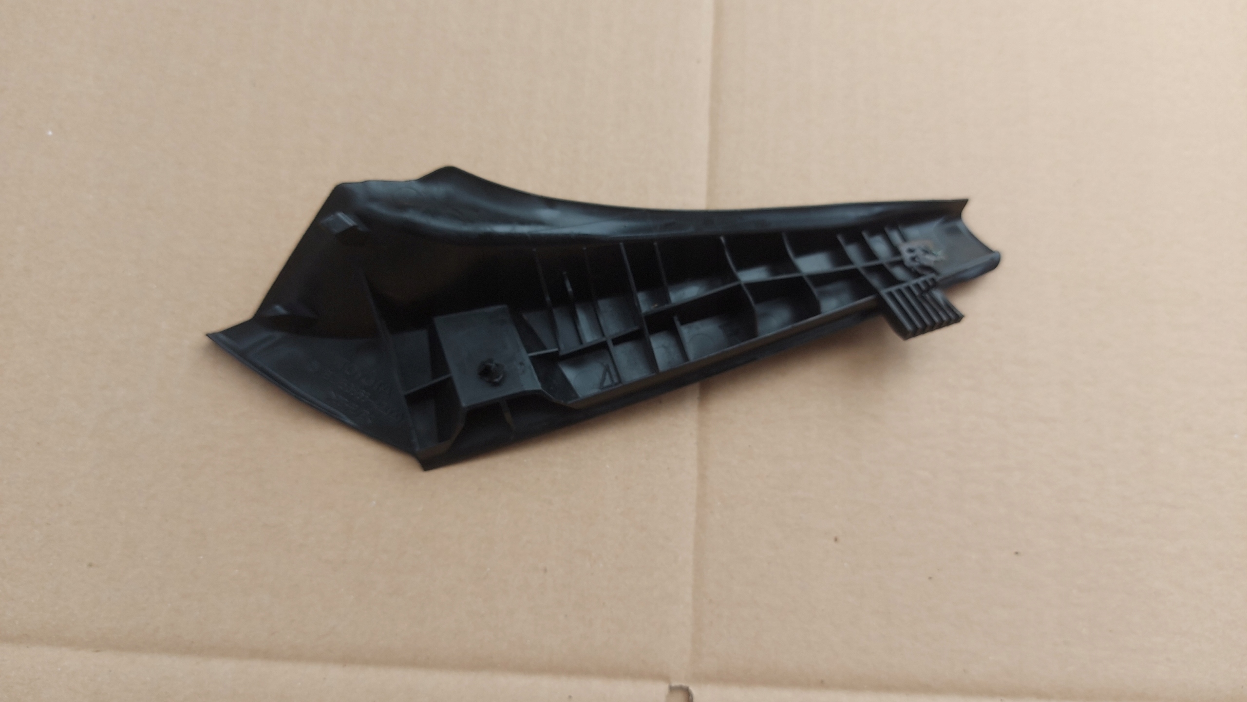 spoiler under the window right TOYOTA RAV4 IV 12-18