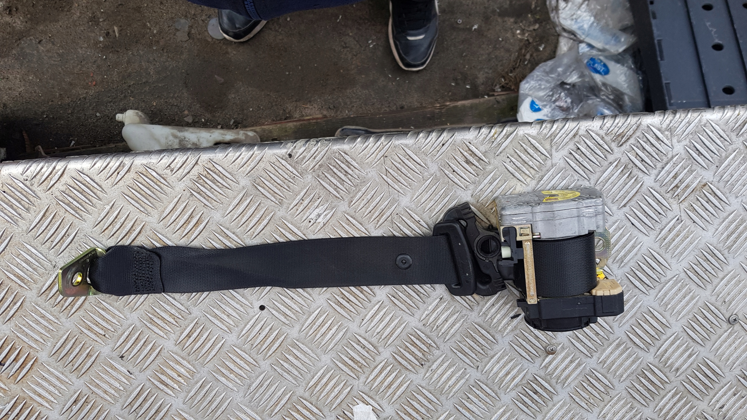 MERCEDES W220 Gurten Sicherheits links heck 33008118c