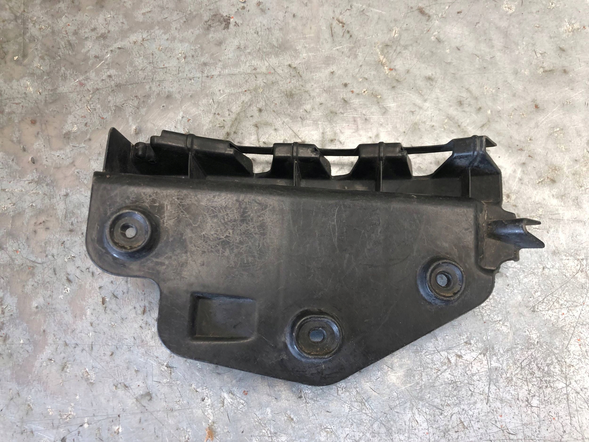 bumper bracket left rear part AUDI A3 8P 3D 8P3807393