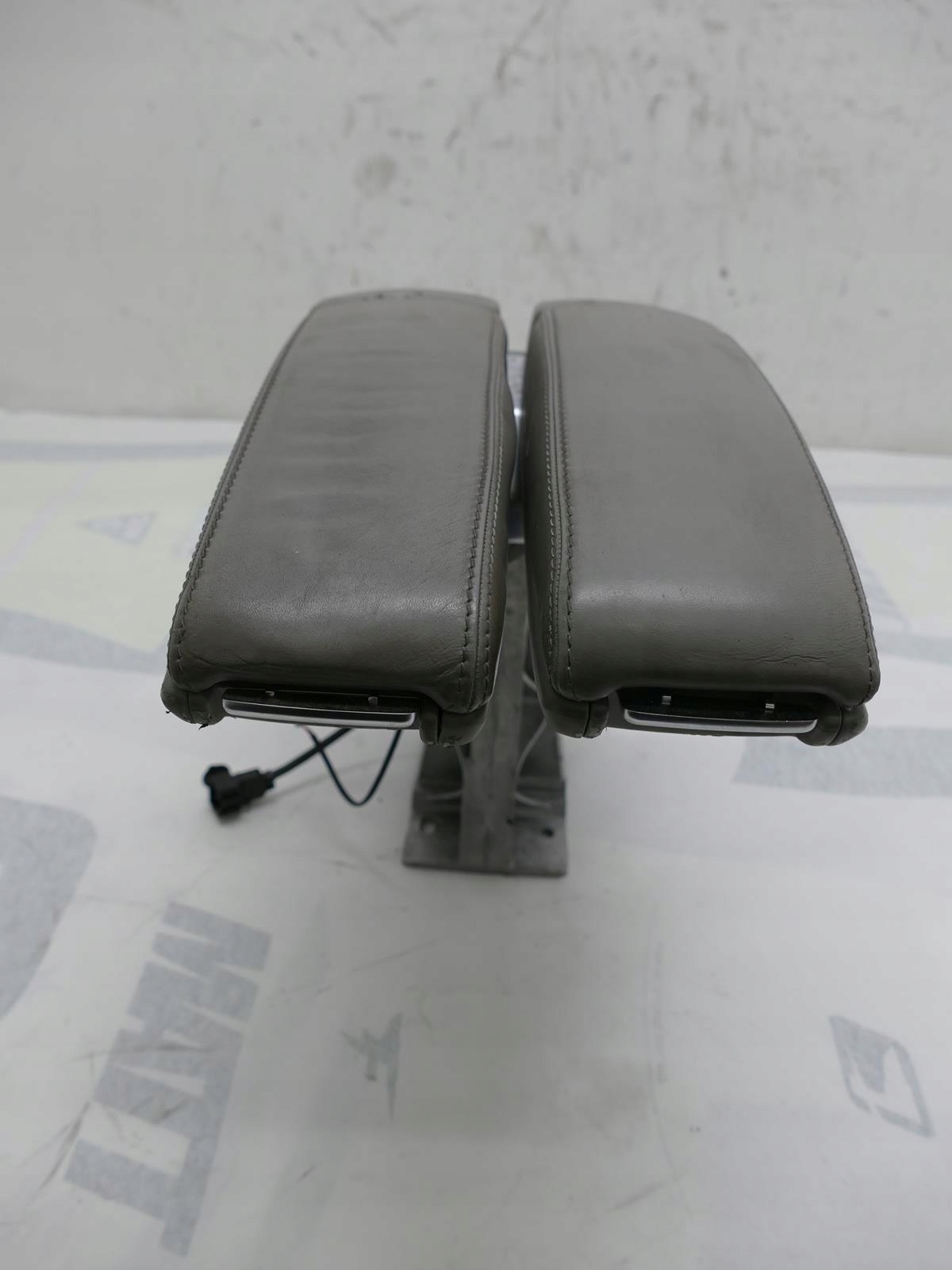 AUDI A8 D3 LIFT armrest TELEFON gray leather