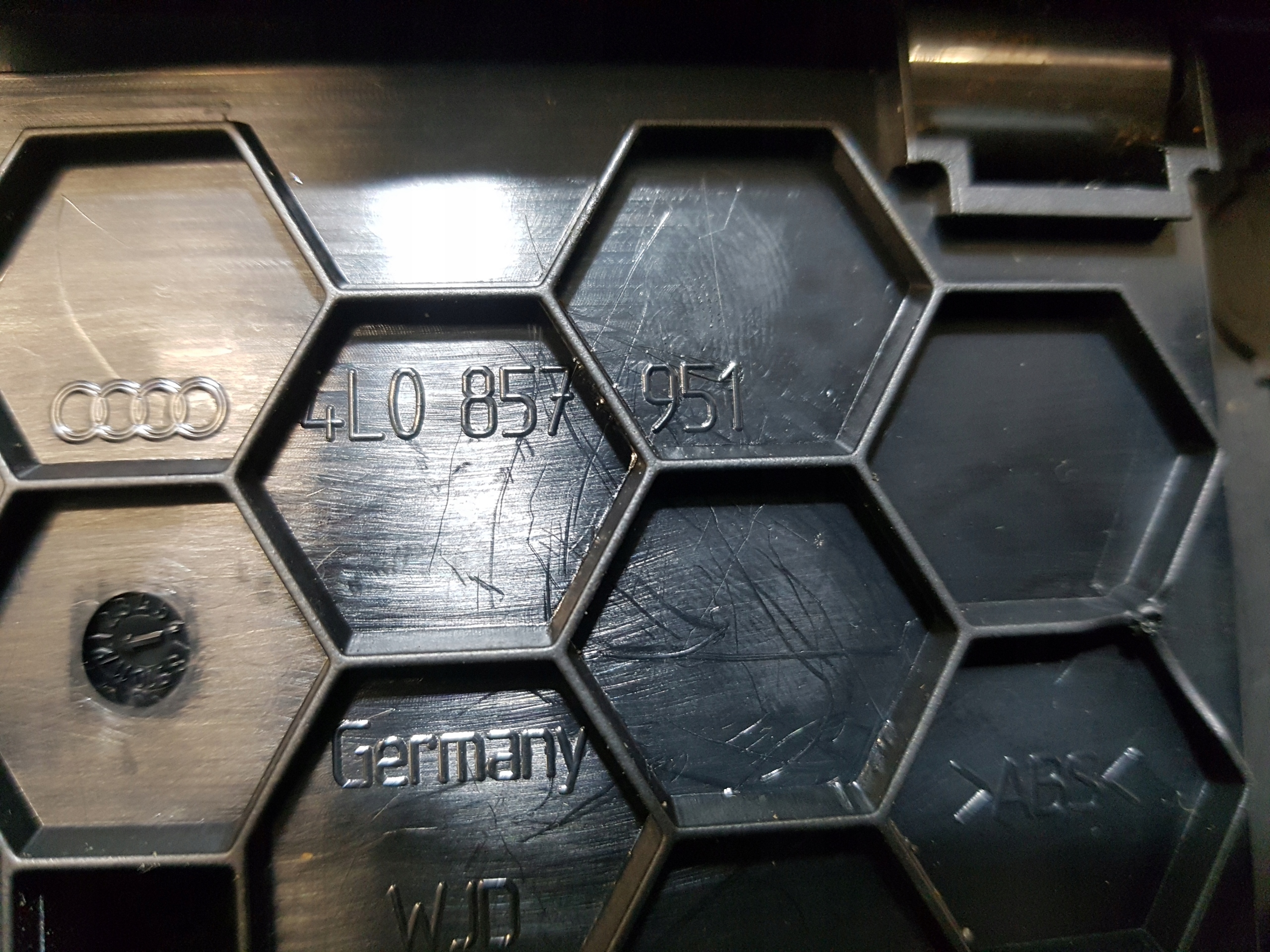 Cendrier AUDI Q7 4L0857965DE 4L0857951