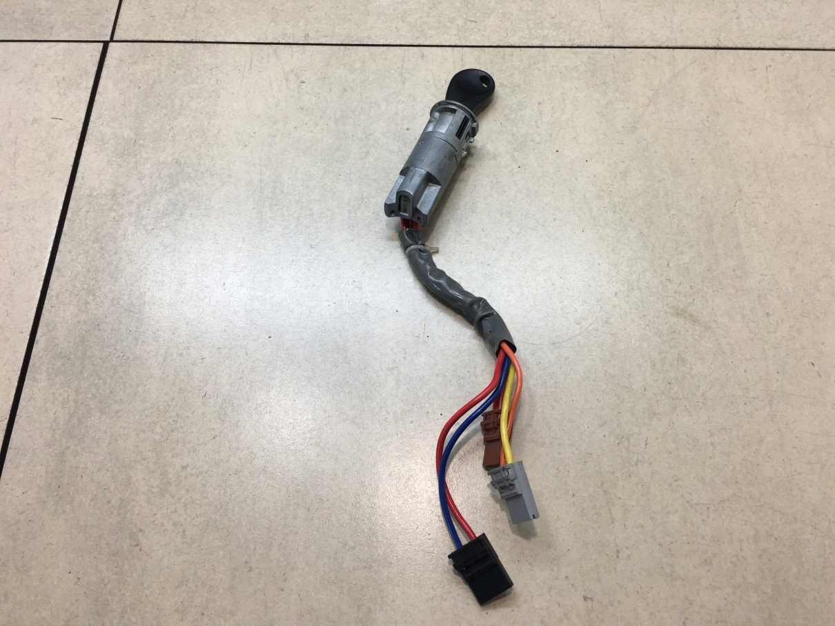 1212221 - КЛЮЧ ЗАЖИГАНИЯ BERLINGO И 1.4