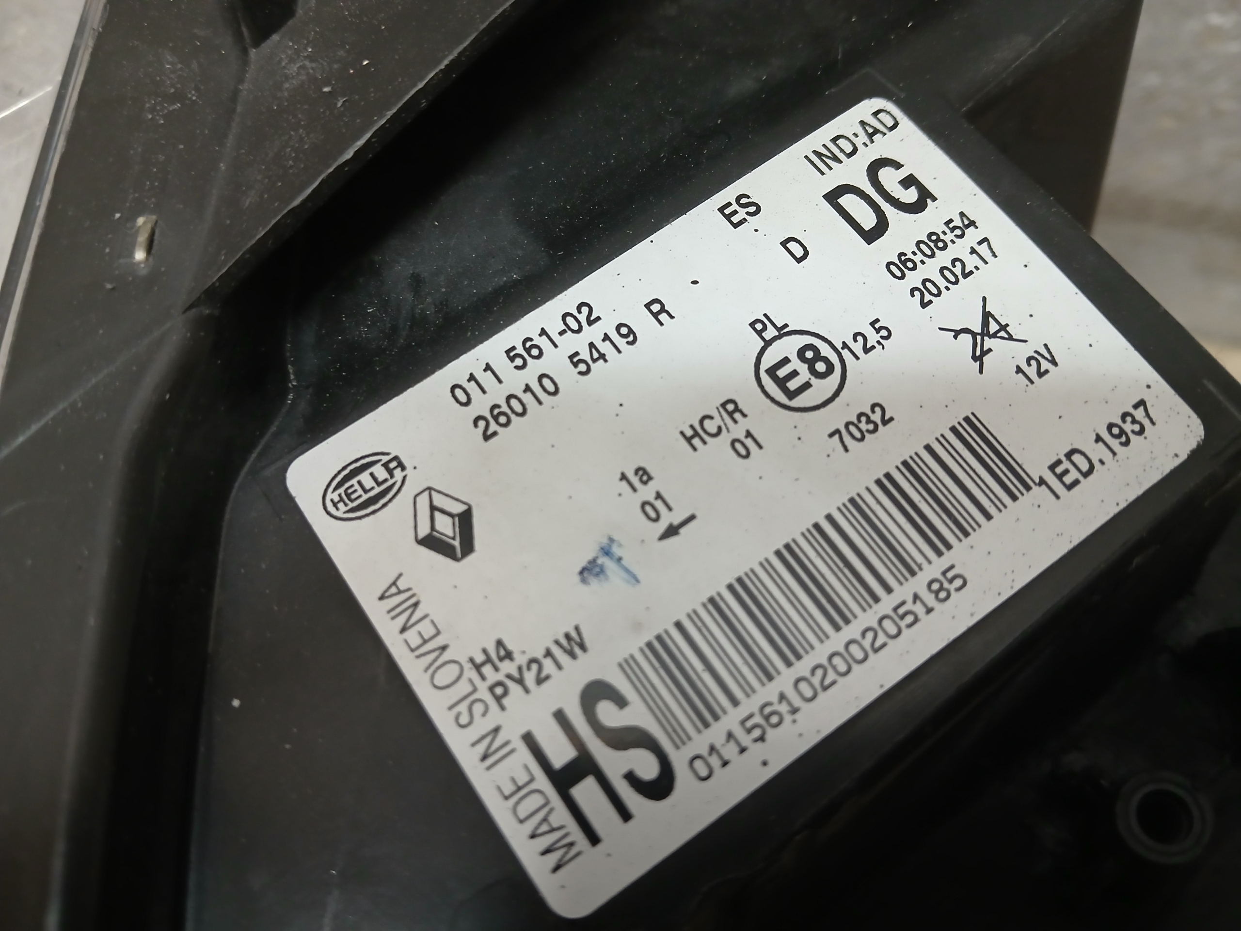 light front right RENAULT TWINGO III 3 14-18 260105419R