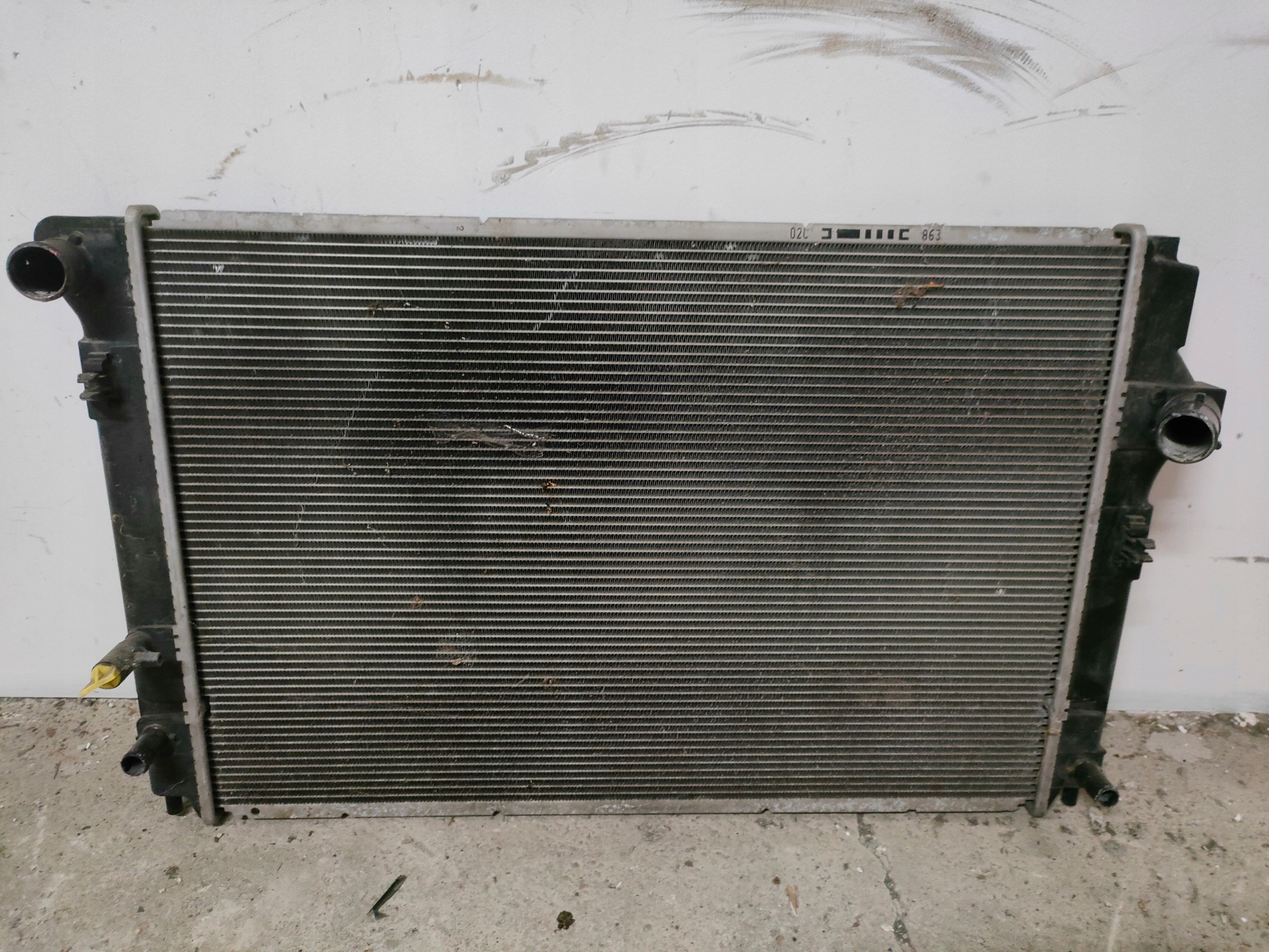 TOYOTA YARIS III HYBRID CHŁODNICA WODY 422134-8630