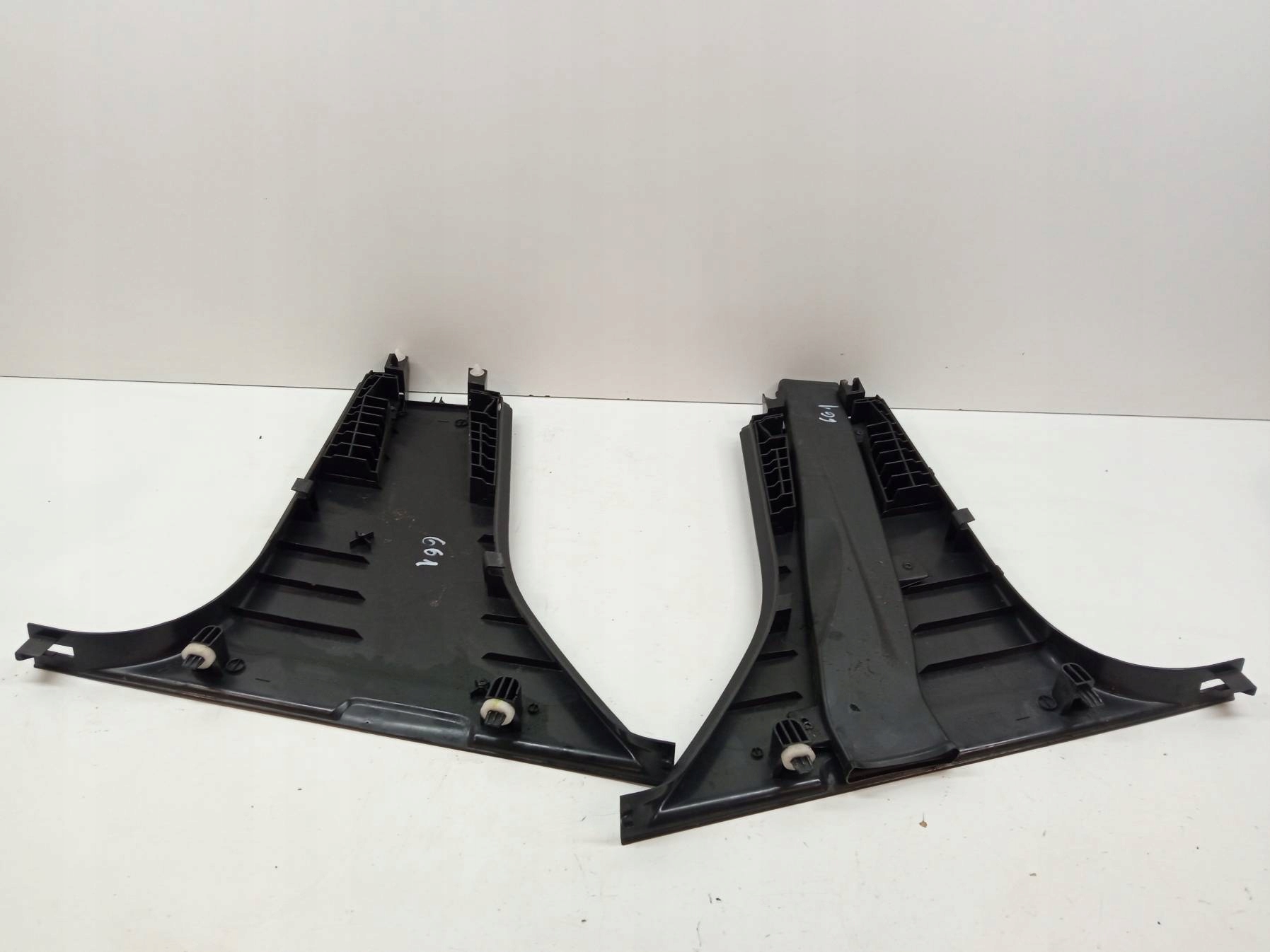 cover SLUPKA B left right lower KOMPLET Volvo V60 and (2010- )
