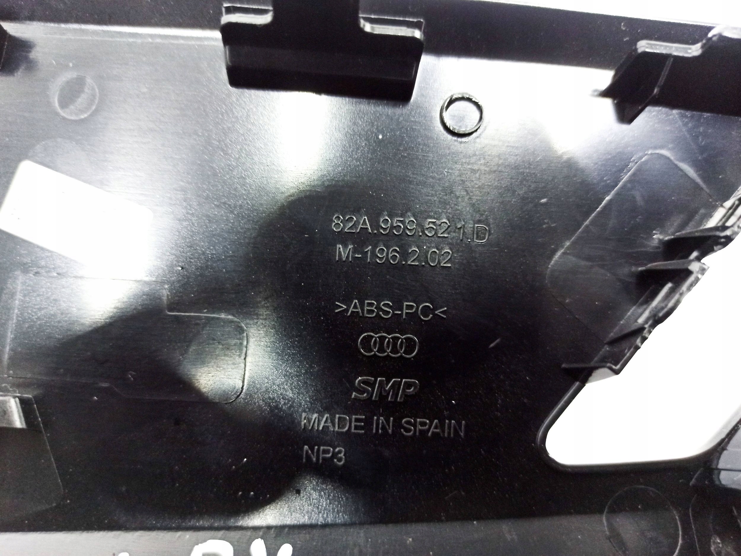 Audi A1 2024 передняя левая ручки внутренние