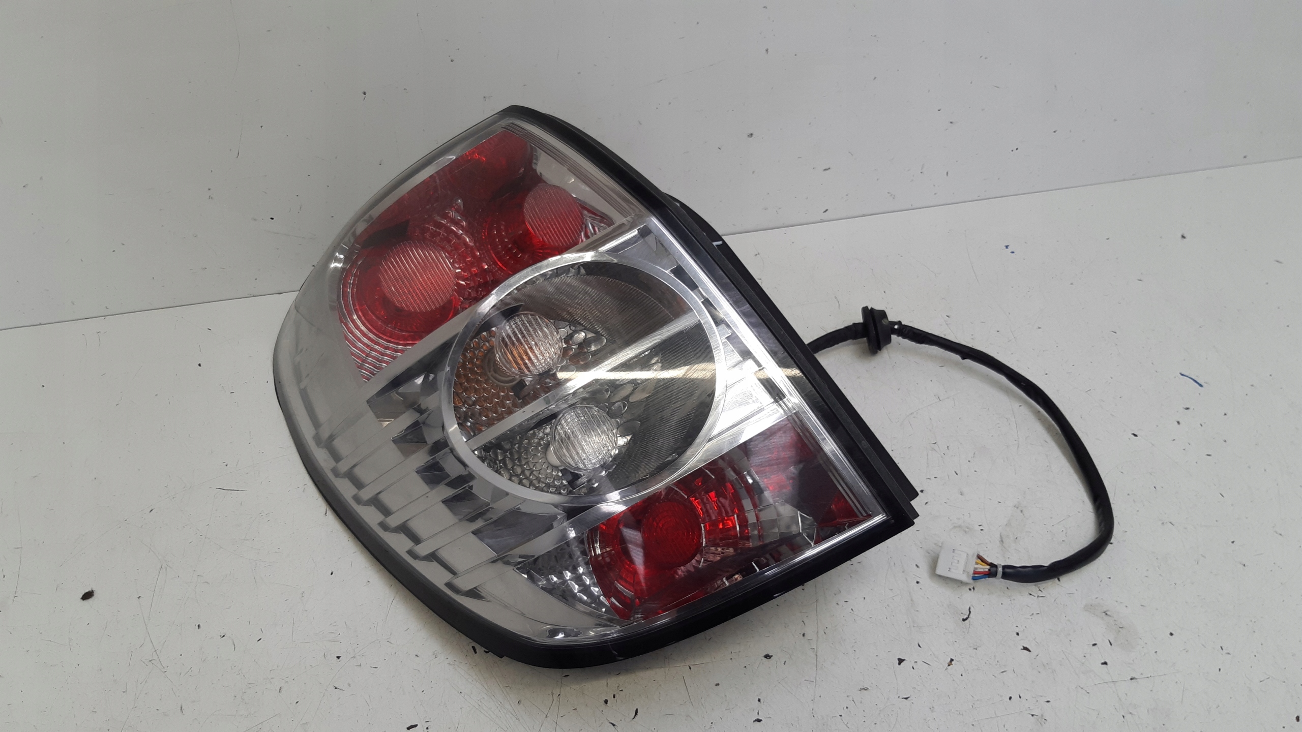 light left rear part europa Chevrolet Captiva