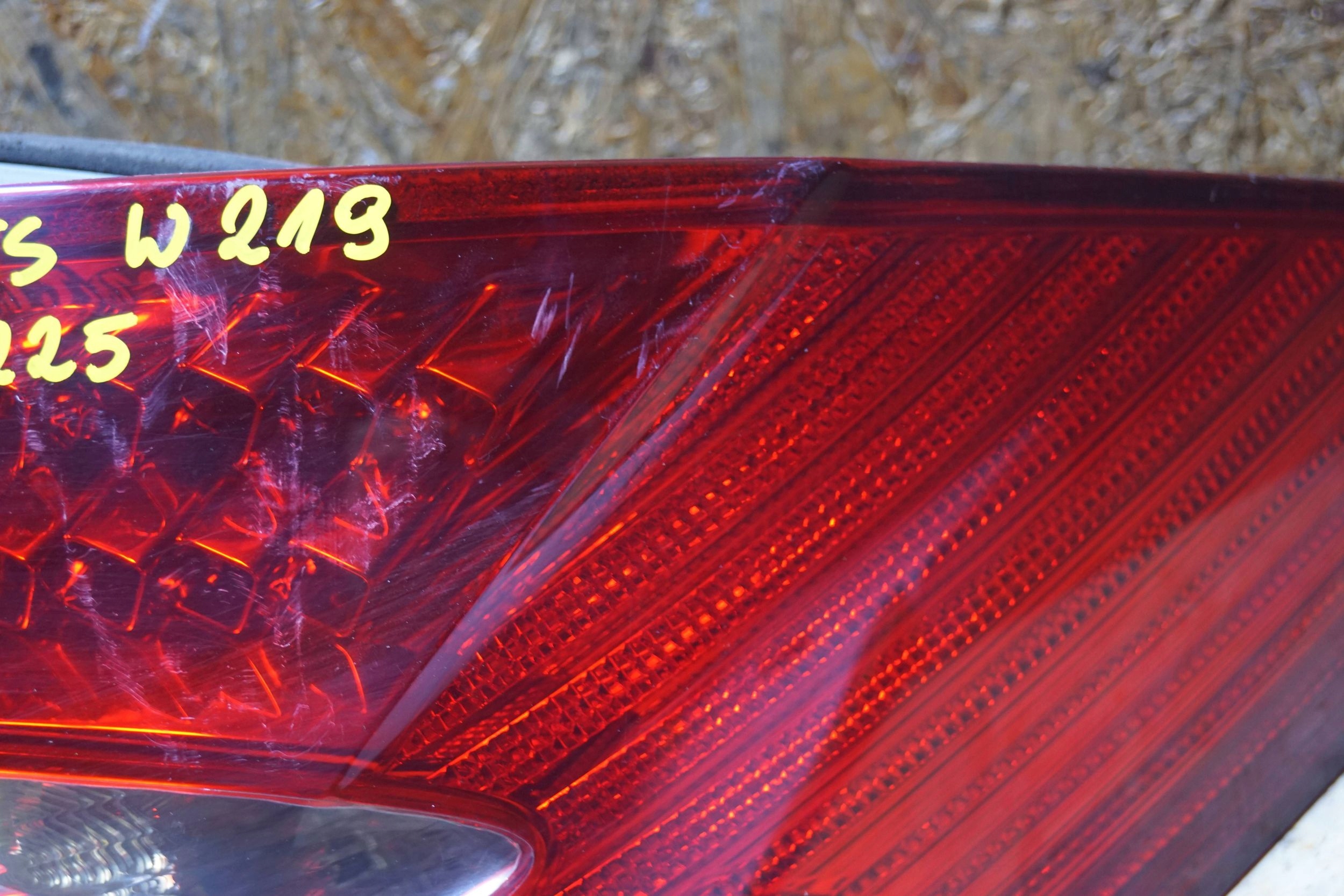 oem фонарь правый CLS W219 A2198200264