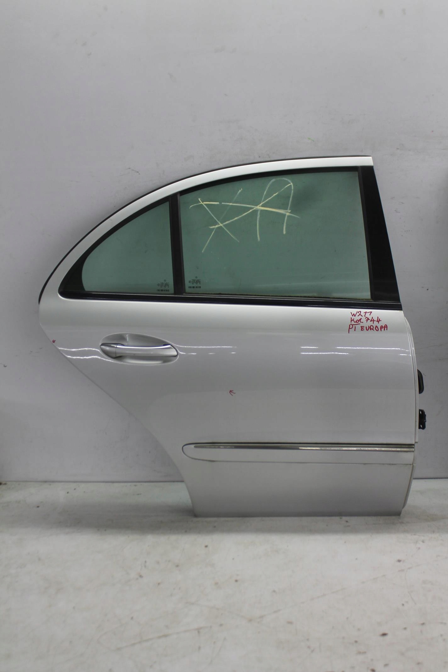 TÜR RECHTS HECK SEDAN E-KLASA W211 744 02-09