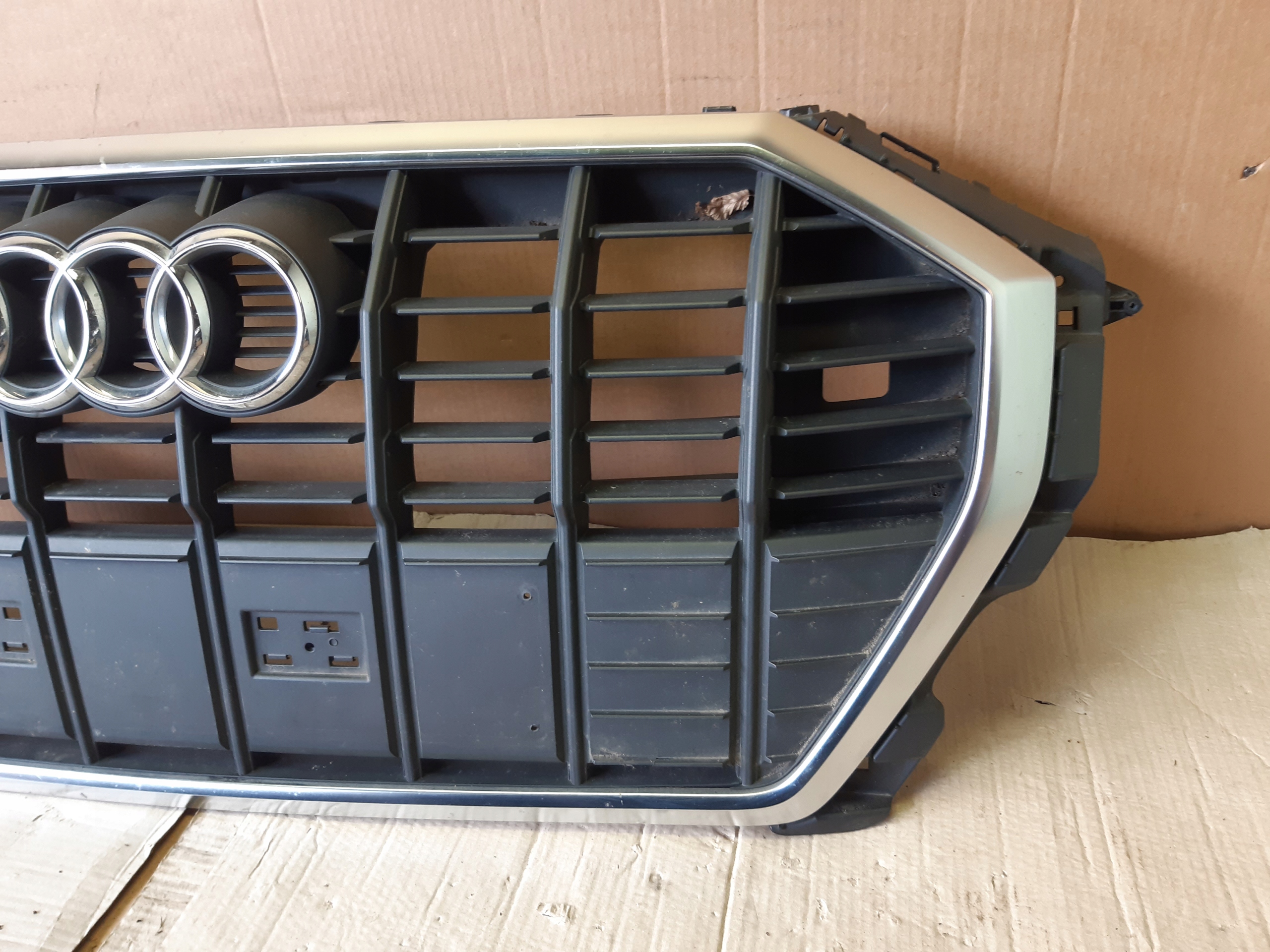 Audi Q3 Kühlergrill FRONTGRILL Kühlergitter 83A853651 - Thumbnail 5