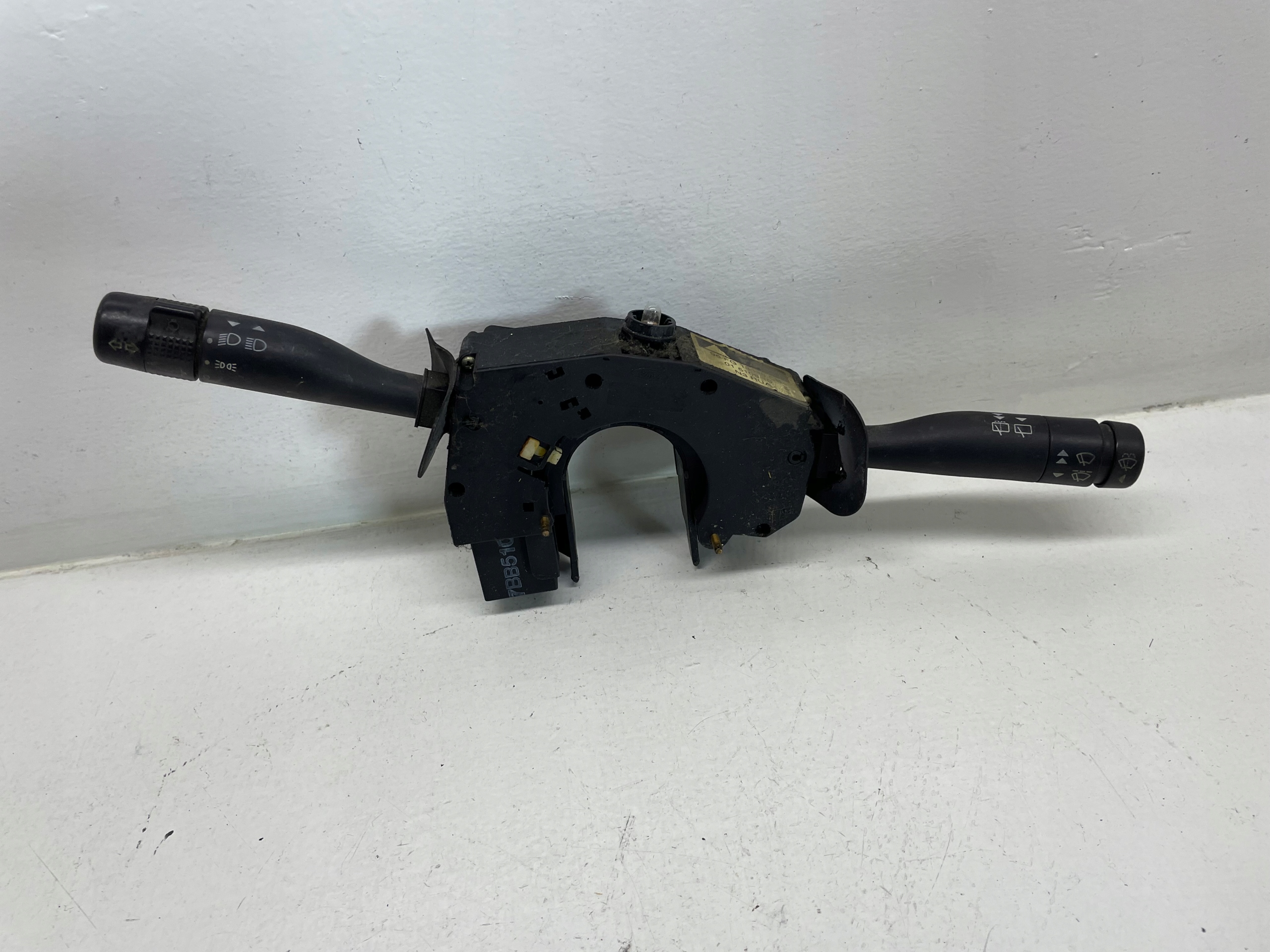 steering wheel levers and controls FORD 96FG13335CB FORD