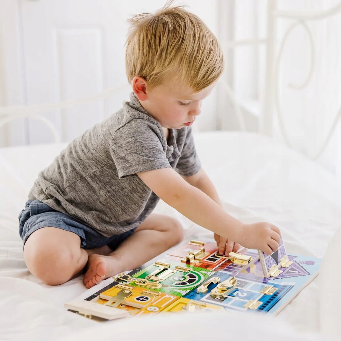 ZABAWKI DLA DZIECI DREWNIANA TABLICA MANIPULACYJNA MELISSADOUG Kolor wielokolorowy