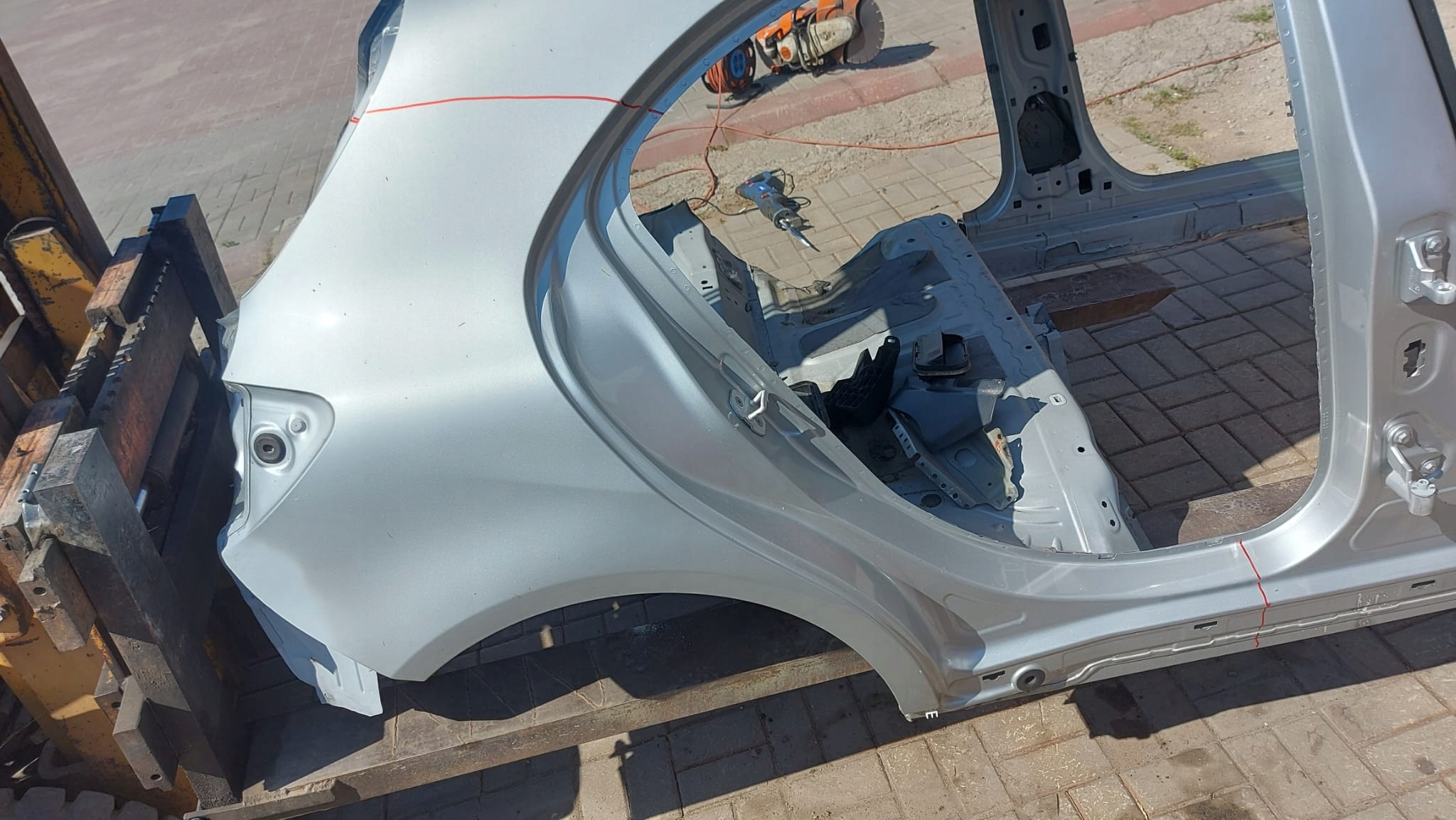 MERCEDES W176 ĆWIARTKA BŁOTNIK PRAWY TYŁ Producent części Mercedes