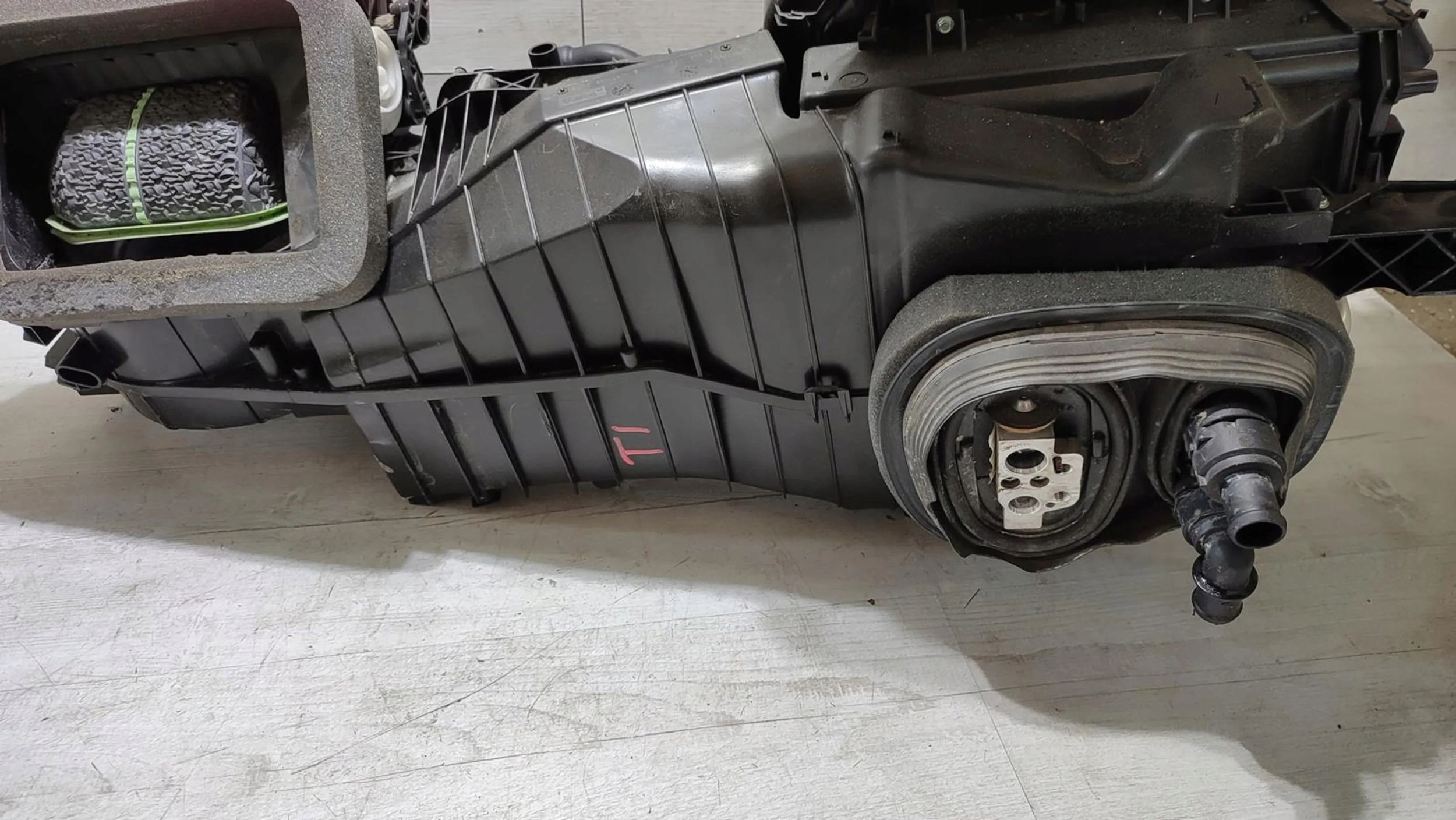 Volkswagen Tiguan Lift 5N0 ohřívač
