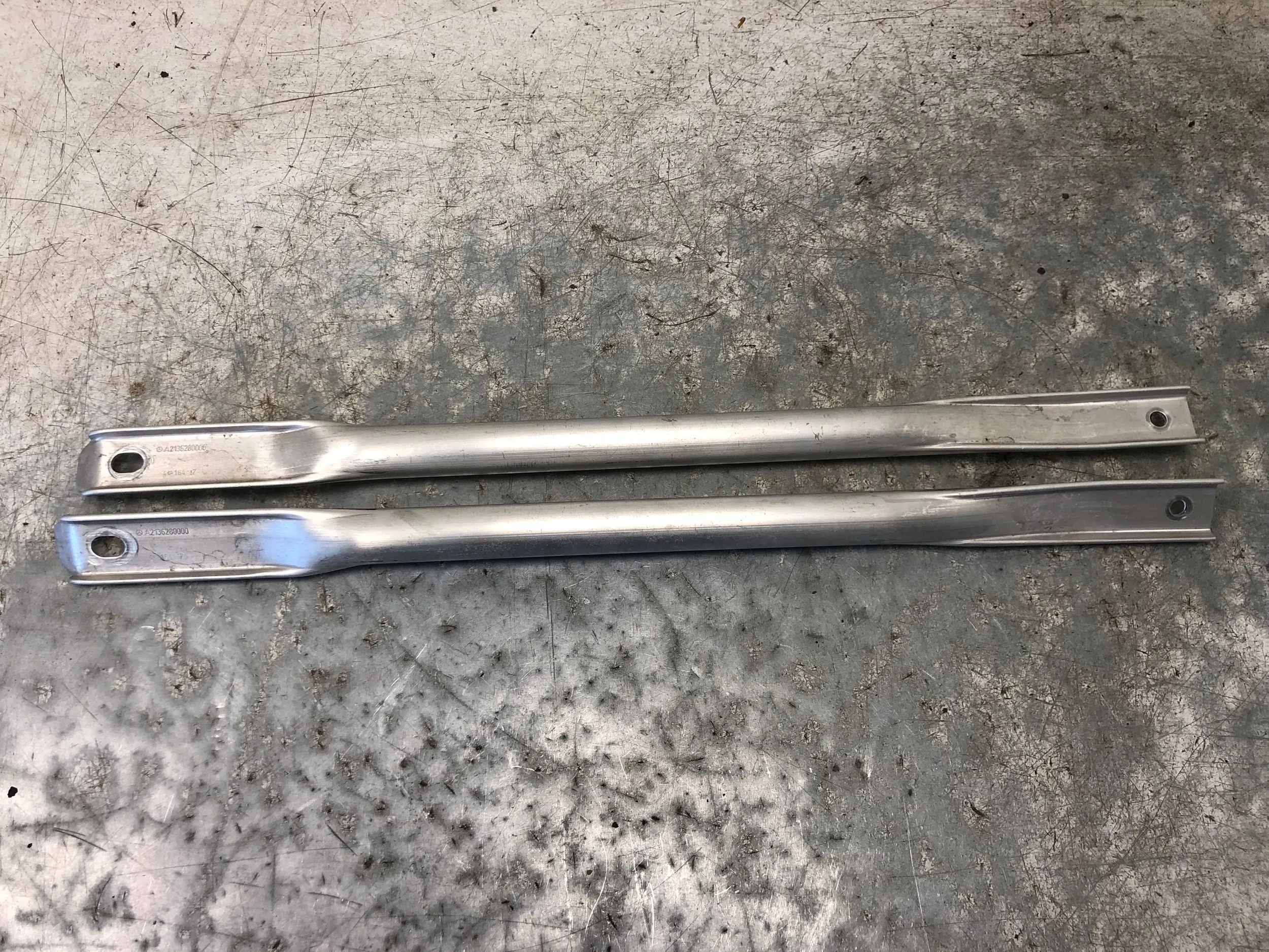 ROZPORKI MERCEDES W238 A2136280000