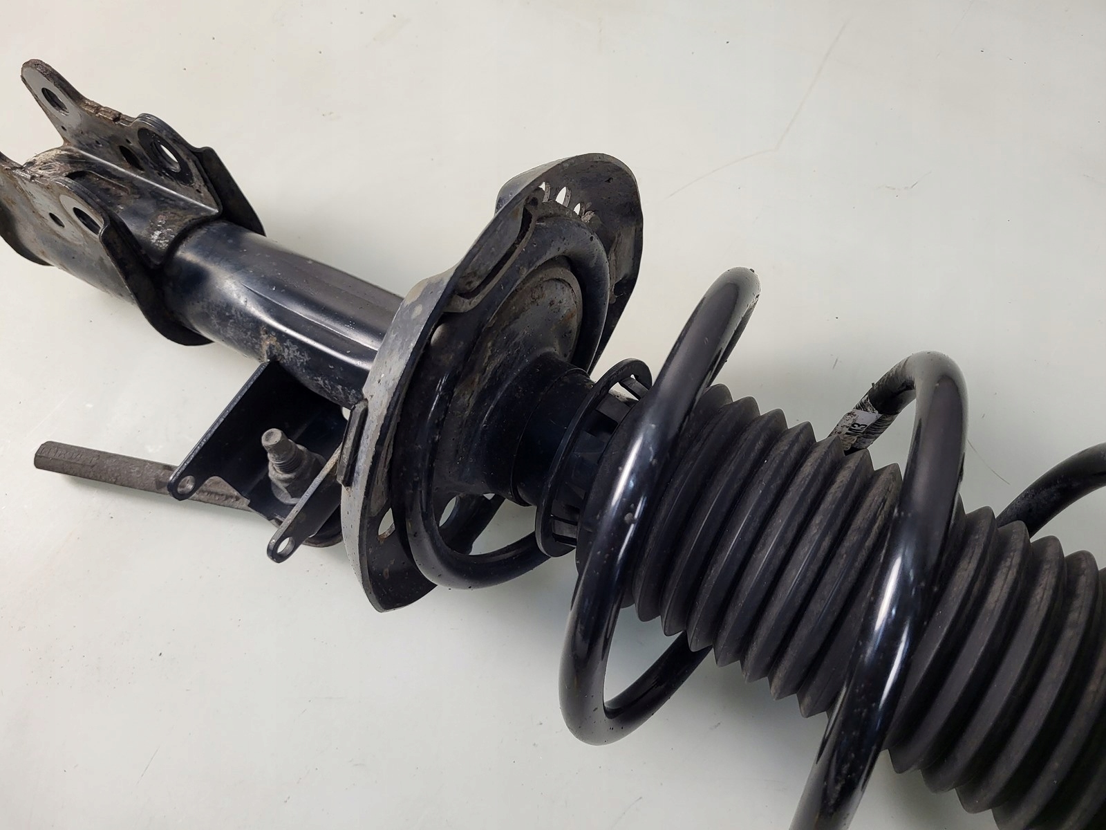 shock absorber right front front 2.2 cdi MERCEDES CLA C117 W117 A1763202038