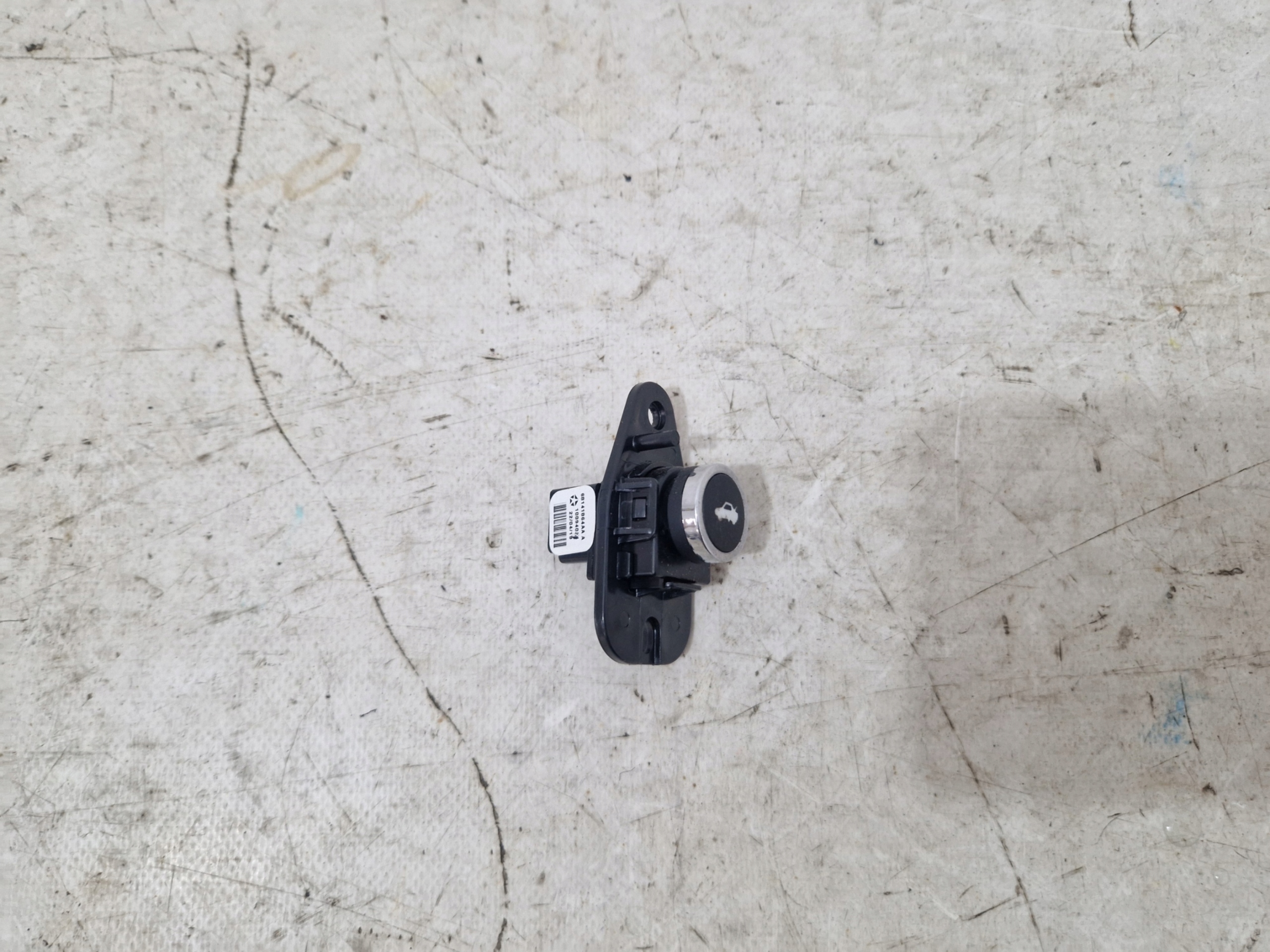 DODGE CHALLENGER 2019- button of the opening bonnet boot 68141864AA