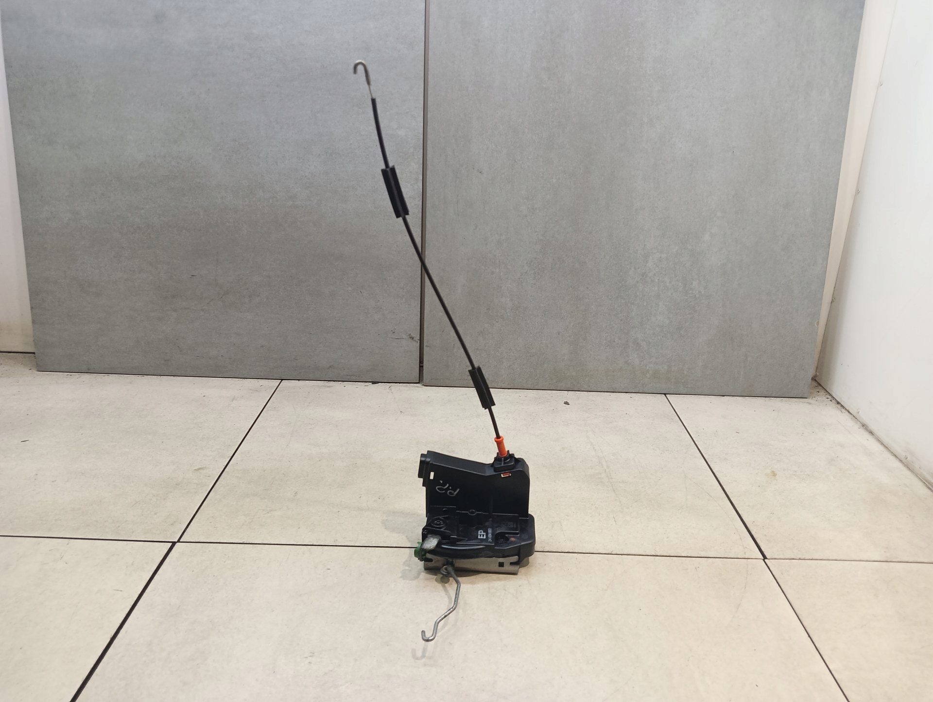 lock right front CORSA C 1.2 24434883