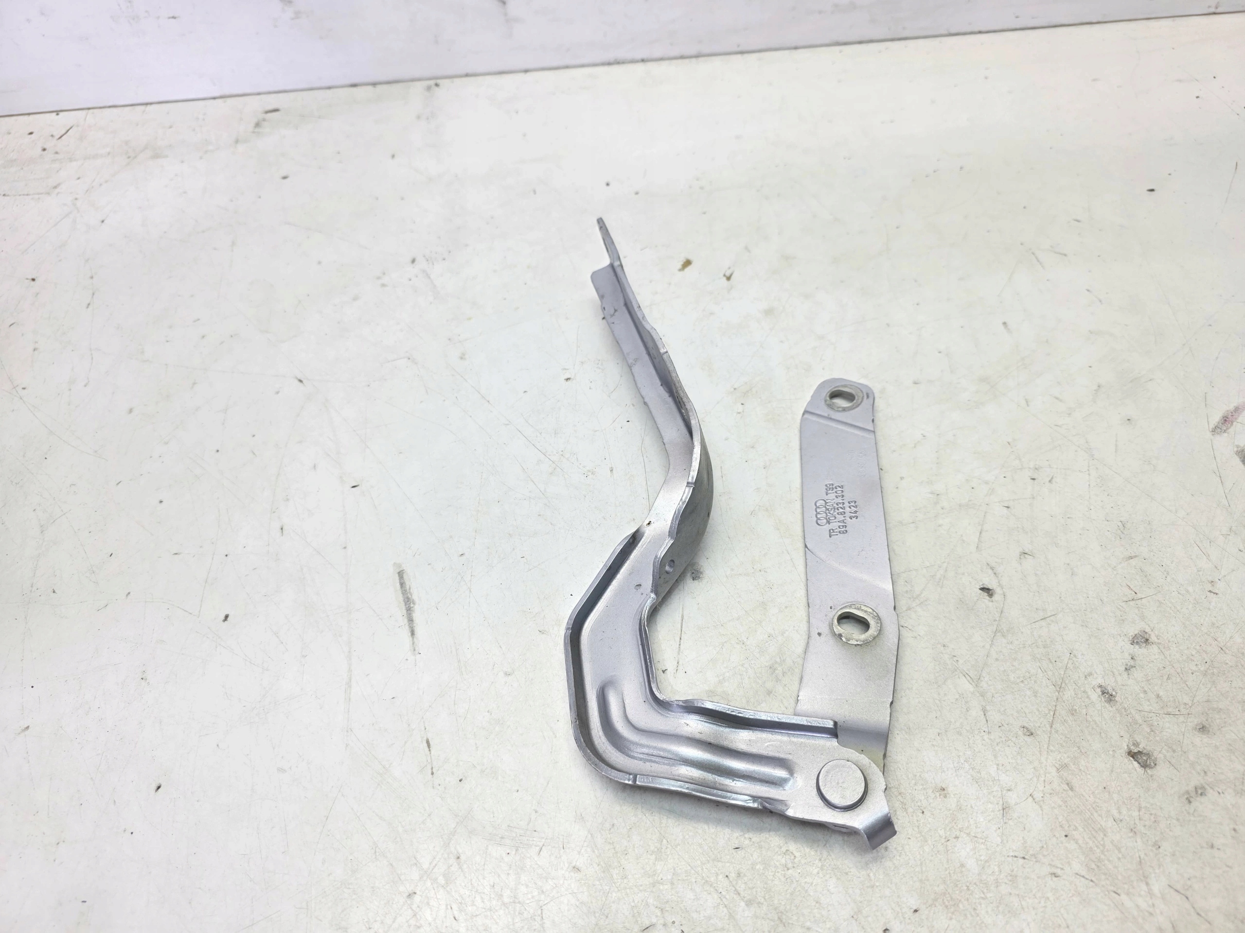 hinge bonnets right AUDI Q4 E-TRON 89A823302 LZ7G