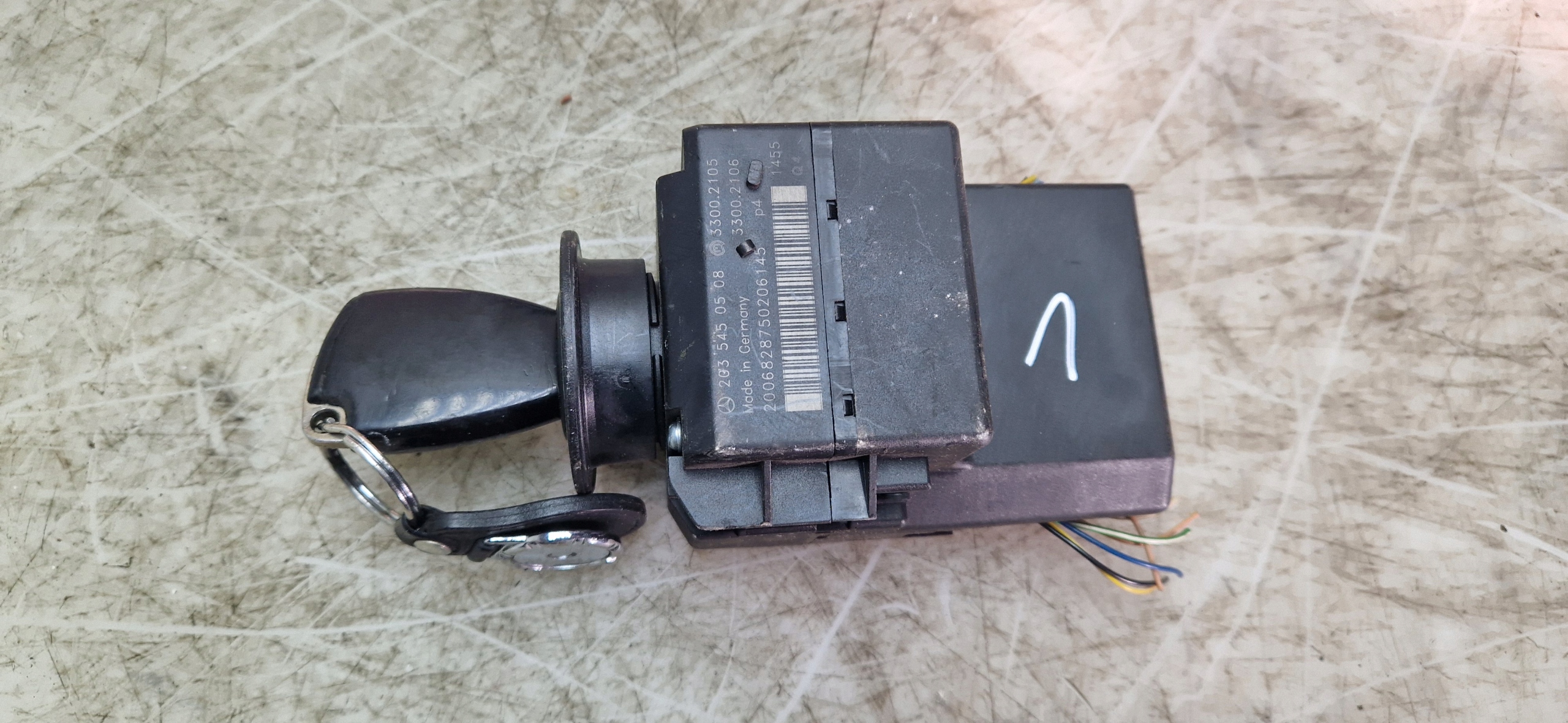 Stacyjka + kluczyk MERCEDES W203 2035450508