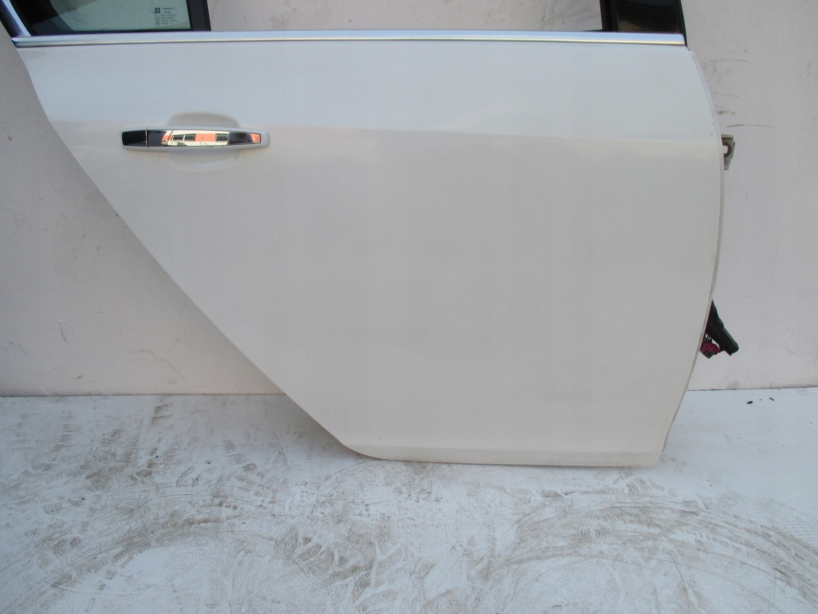 door right rear. OPEL INSIGNIA sedan