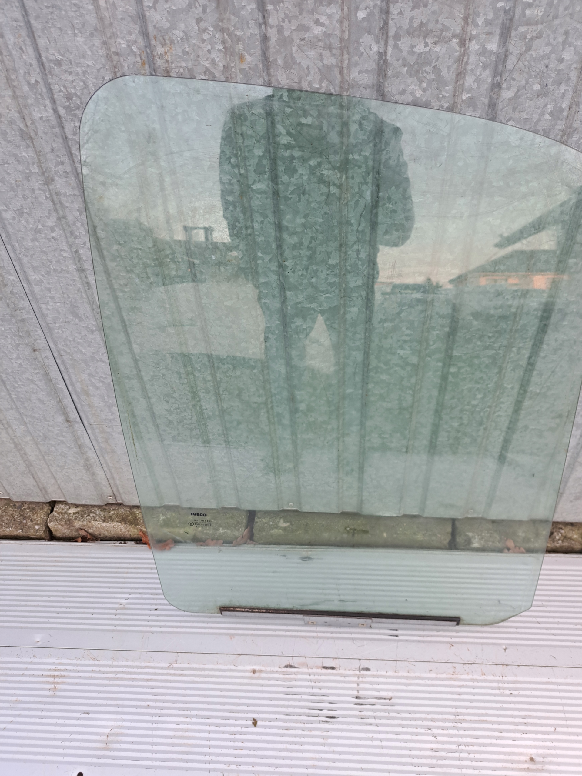 IVECO DAILY III IV 99-14 SZYBA DRZWI PRAWA