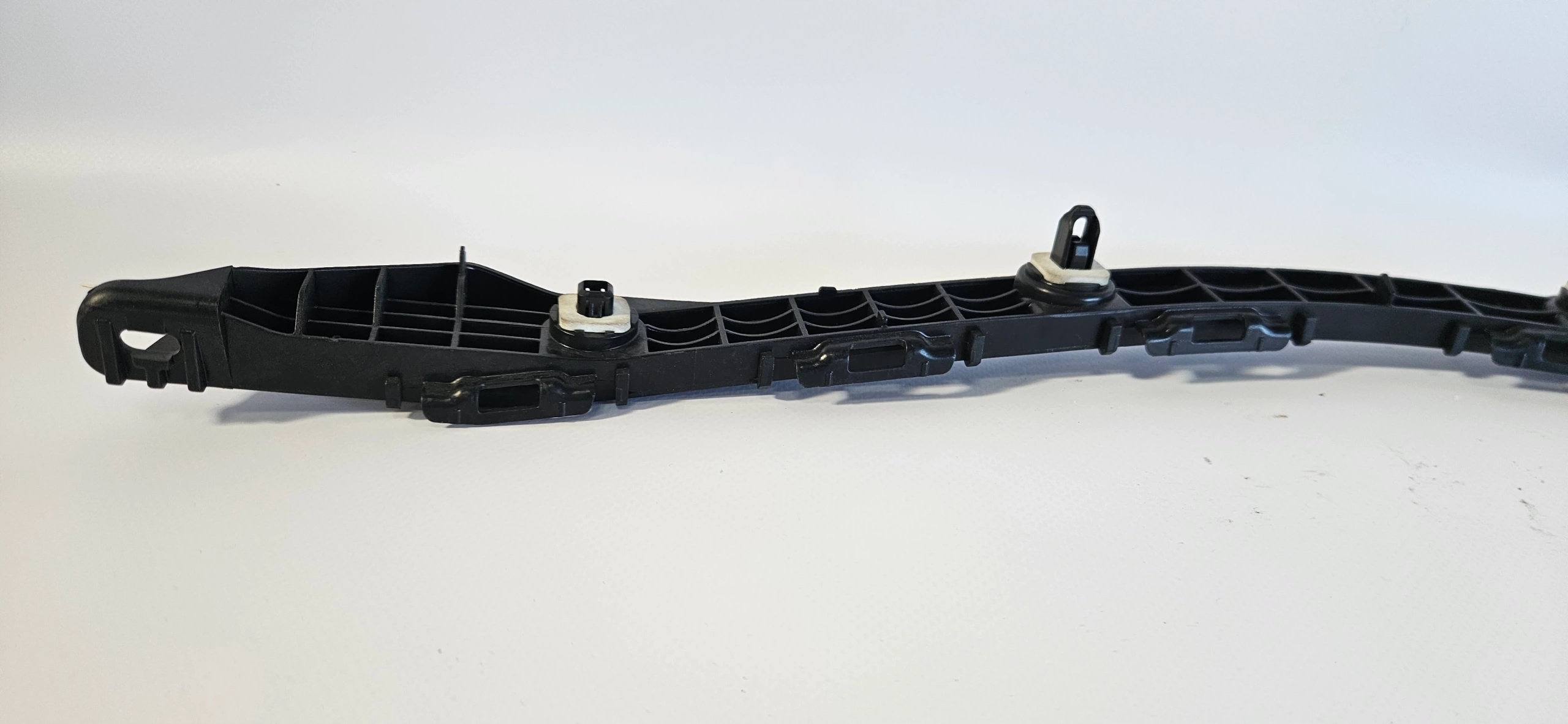 bumper bracket left rear part TOYOTA COROLLA E16 E18 13
