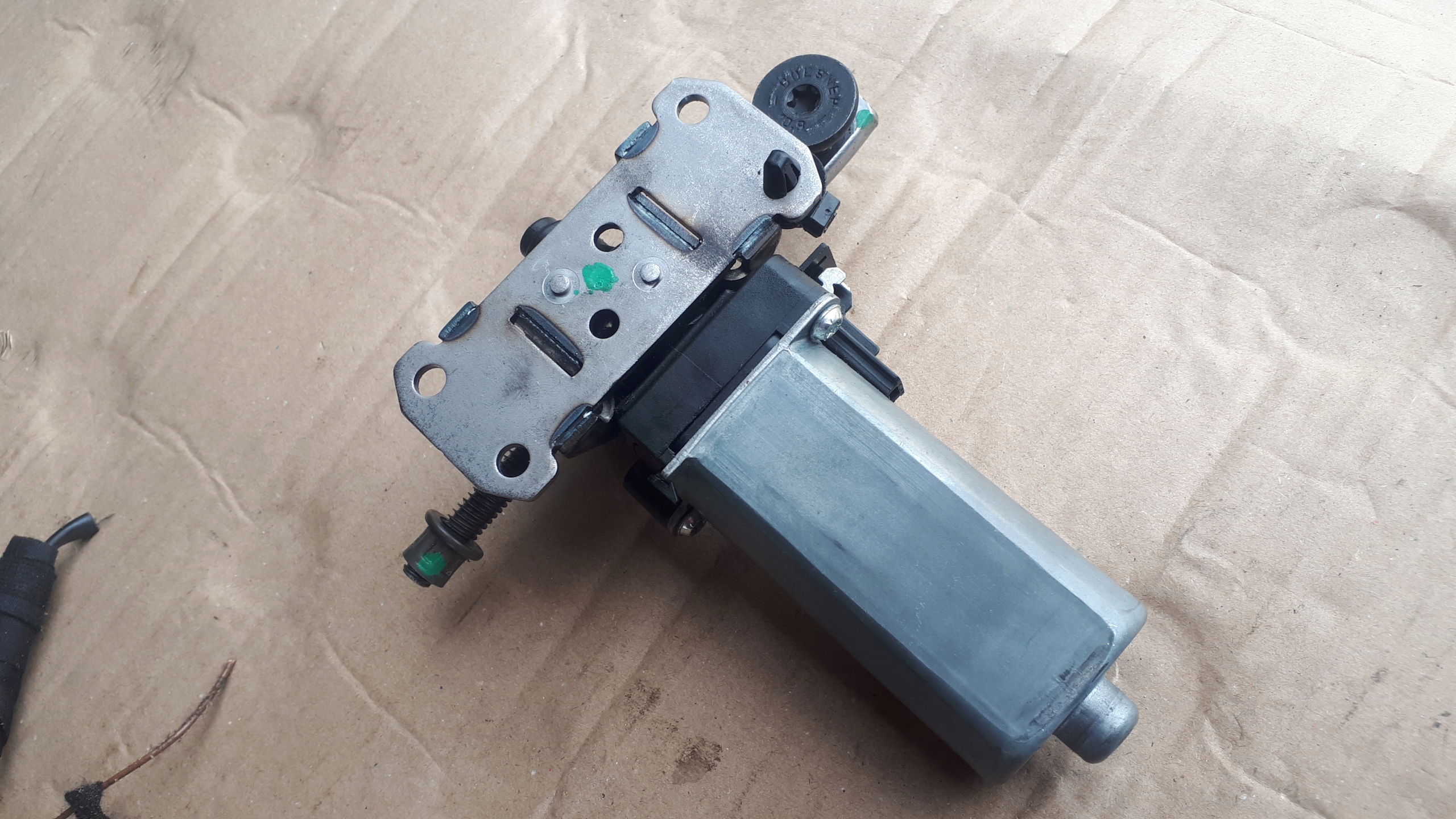 A6 C7 Motor Regulations- SITZ 988582-105