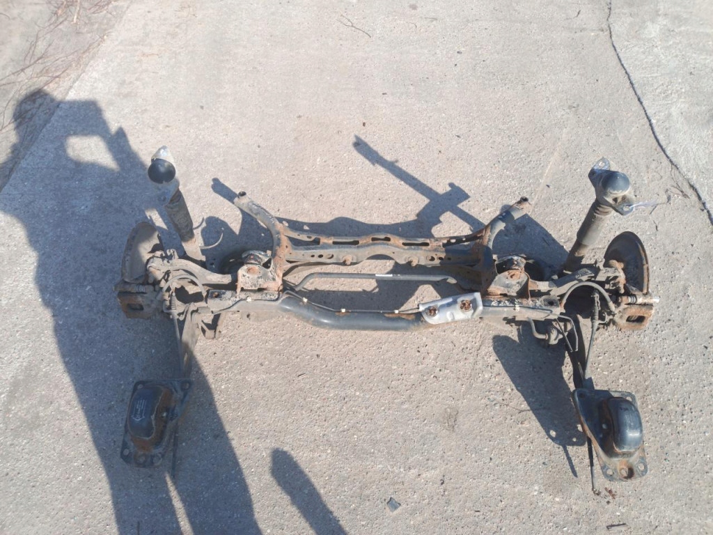 VOLKSWAGEN JETTA VI BELKA ZAWIESZENIA TYŁ KPL