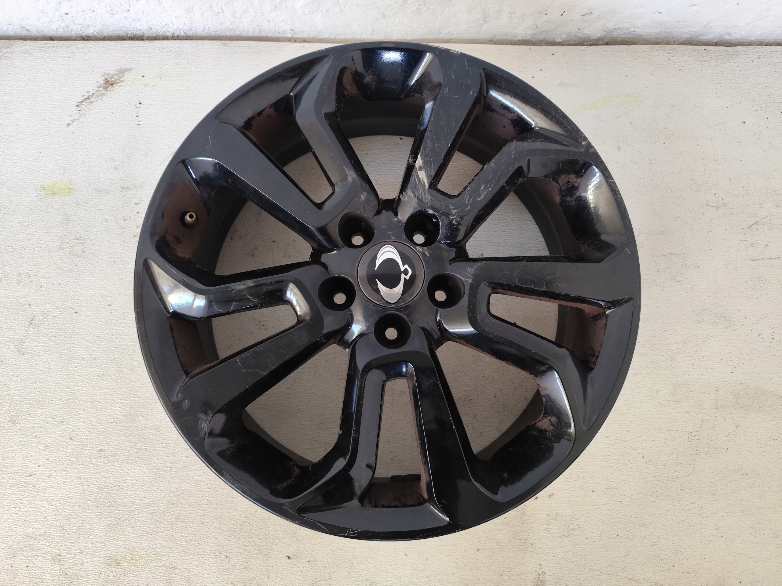 SSANGYONG TIVOLI 2016 original disk 18'' X 6.5J ET45.5