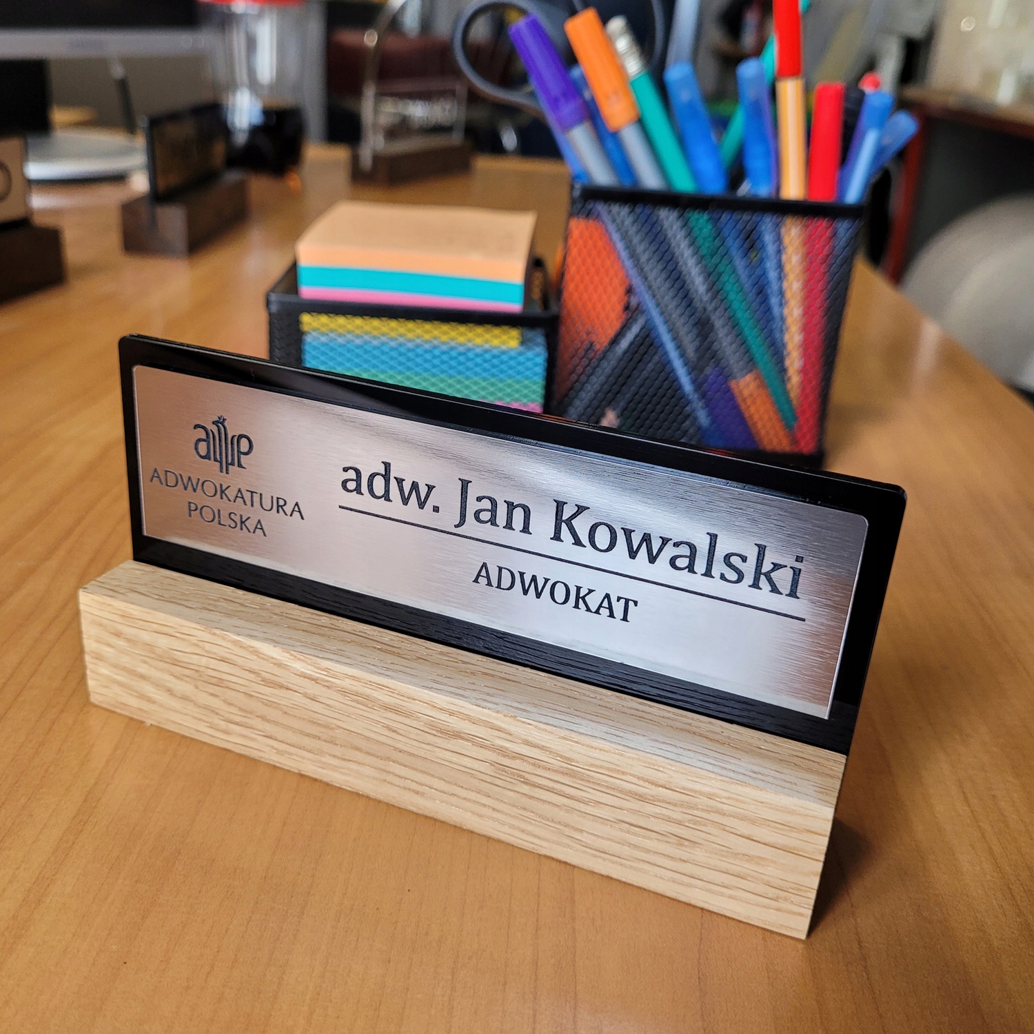 Tabliczka na biurko, wizytownik drewniany - Grawer Marka PRDevices