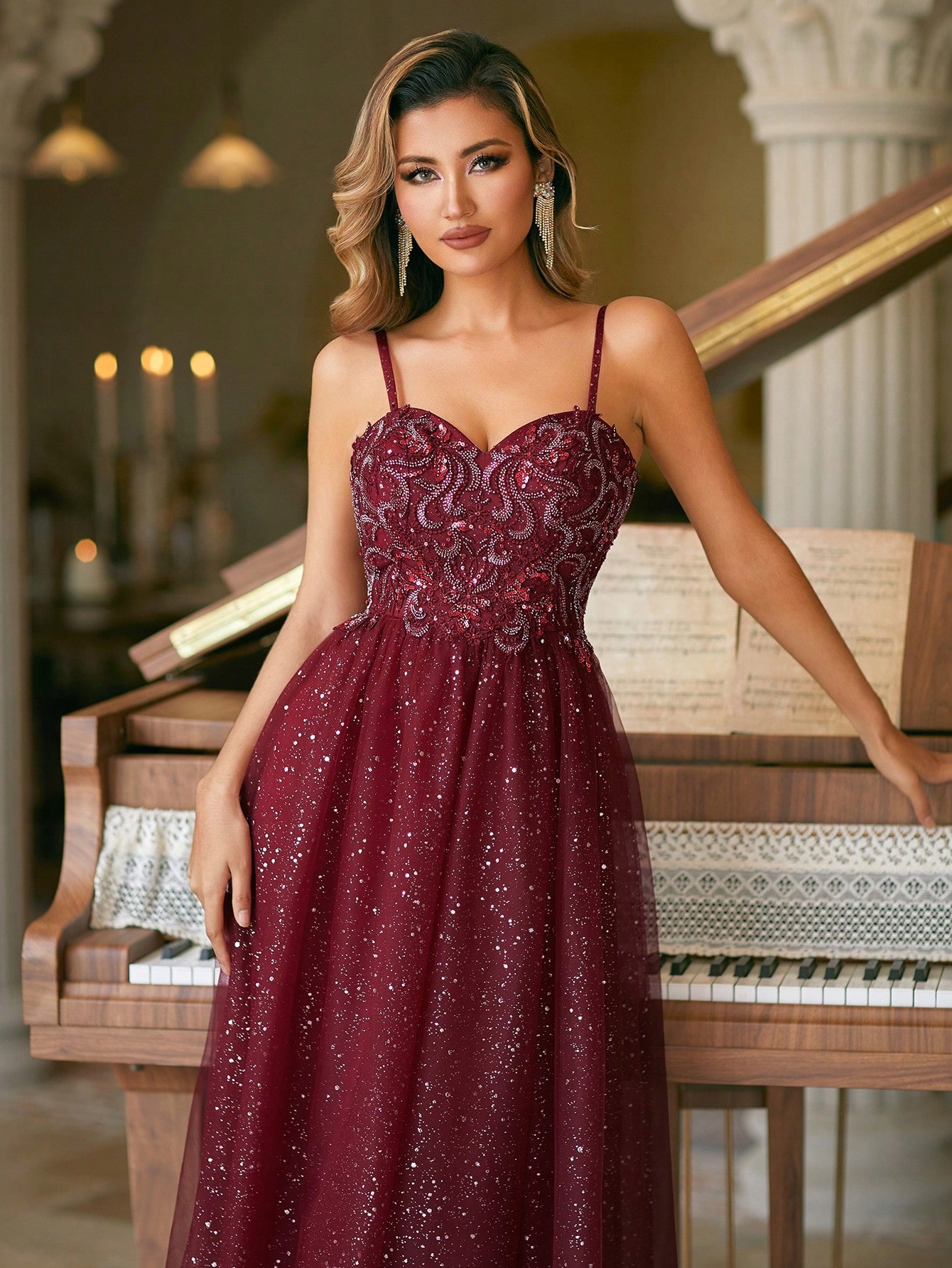 Šaty S Ozdobeným Výstřihem Burgundy Shein, Velikost 40