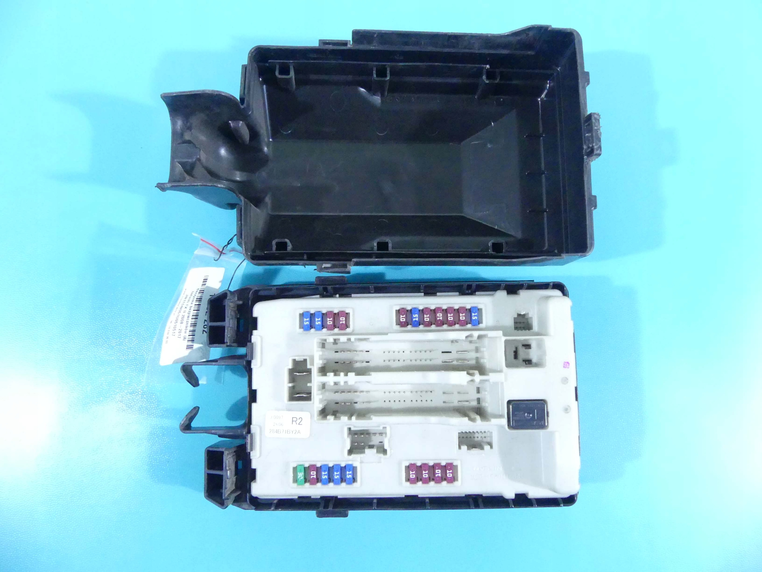 SKRZYNKA BEZPIECZNIKÓW INFINITI FX II QX70 3.0D