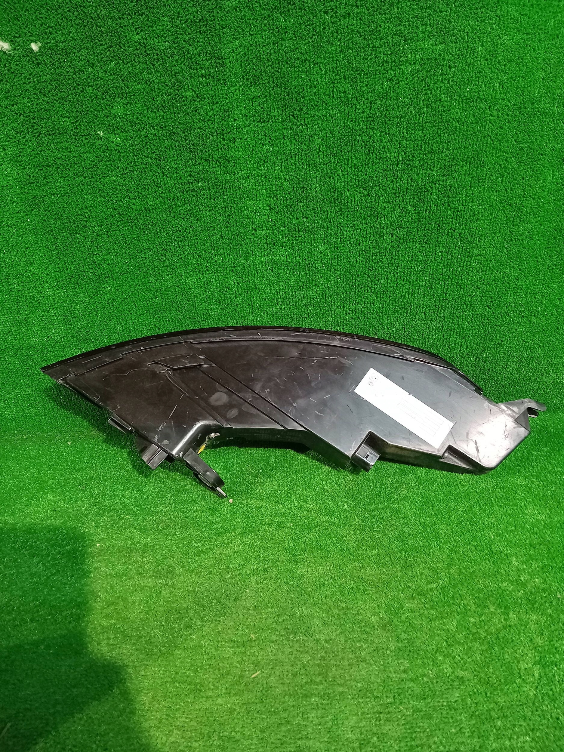 light rear part rear right PORSCHE TAYCAN 9JA945096A NR.81