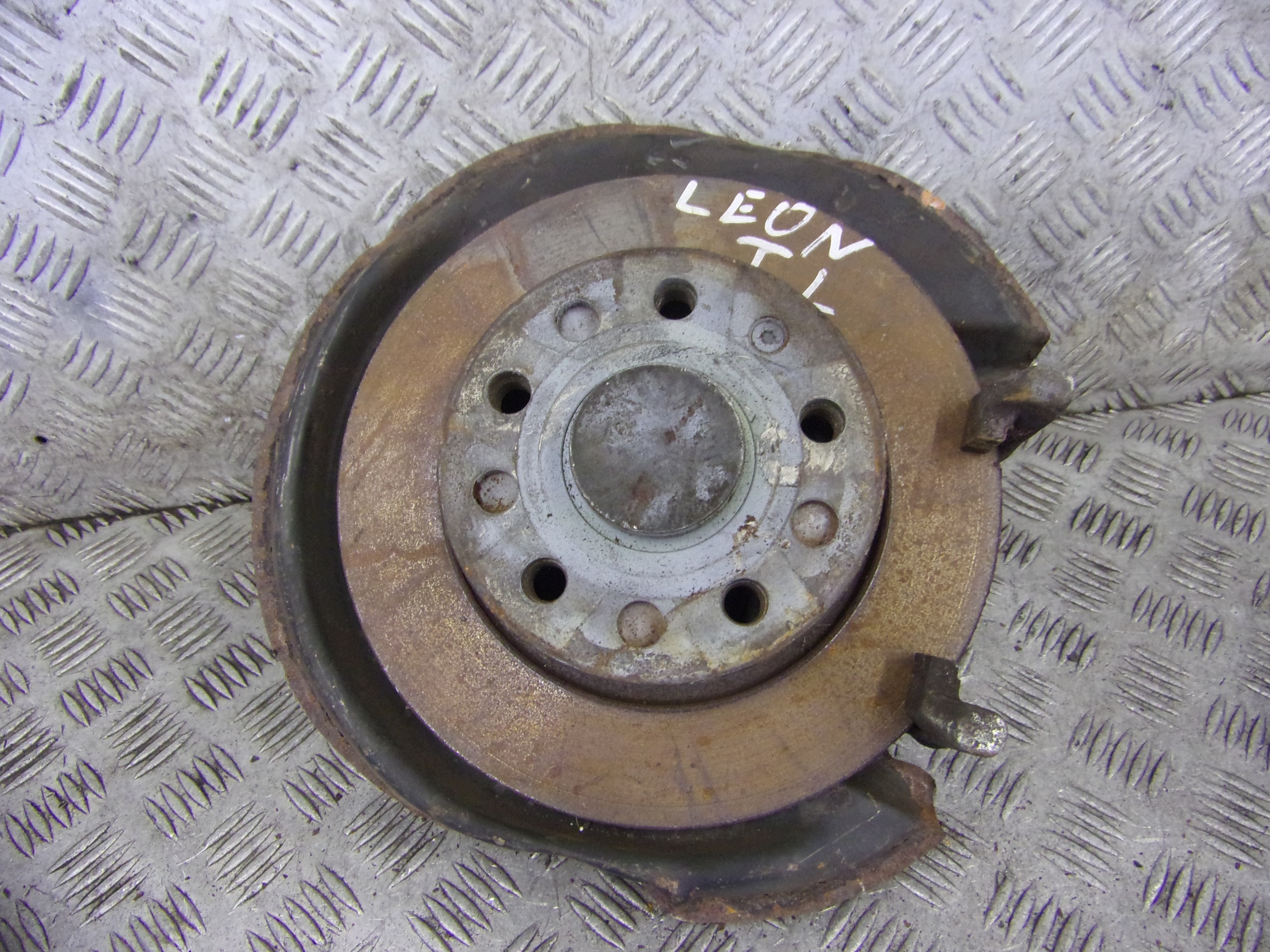 otoč čepu levý záď ABS SEAT LEON 2