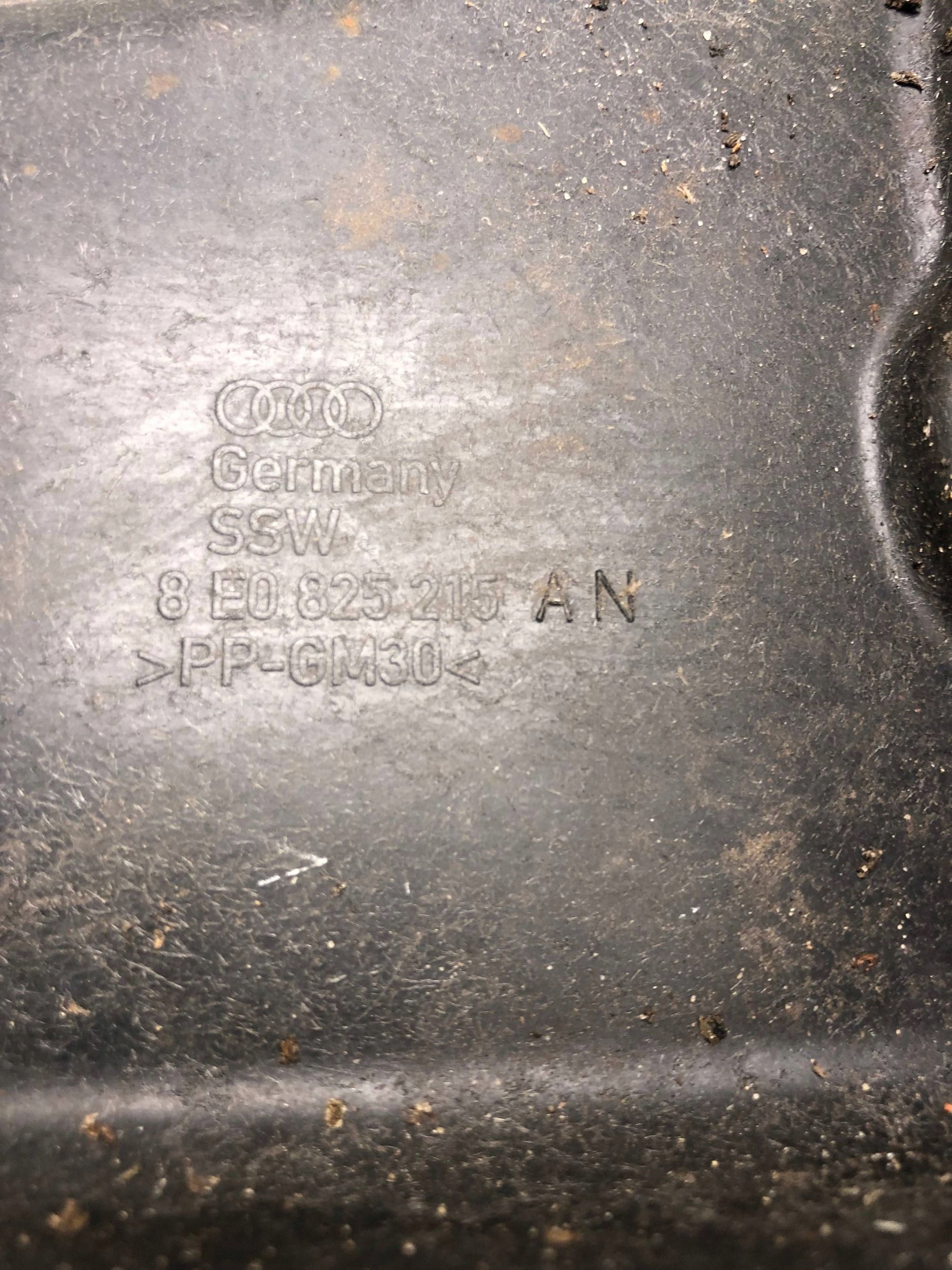 cover chassis left rear part AUDI A4 B7 8E0825215AN