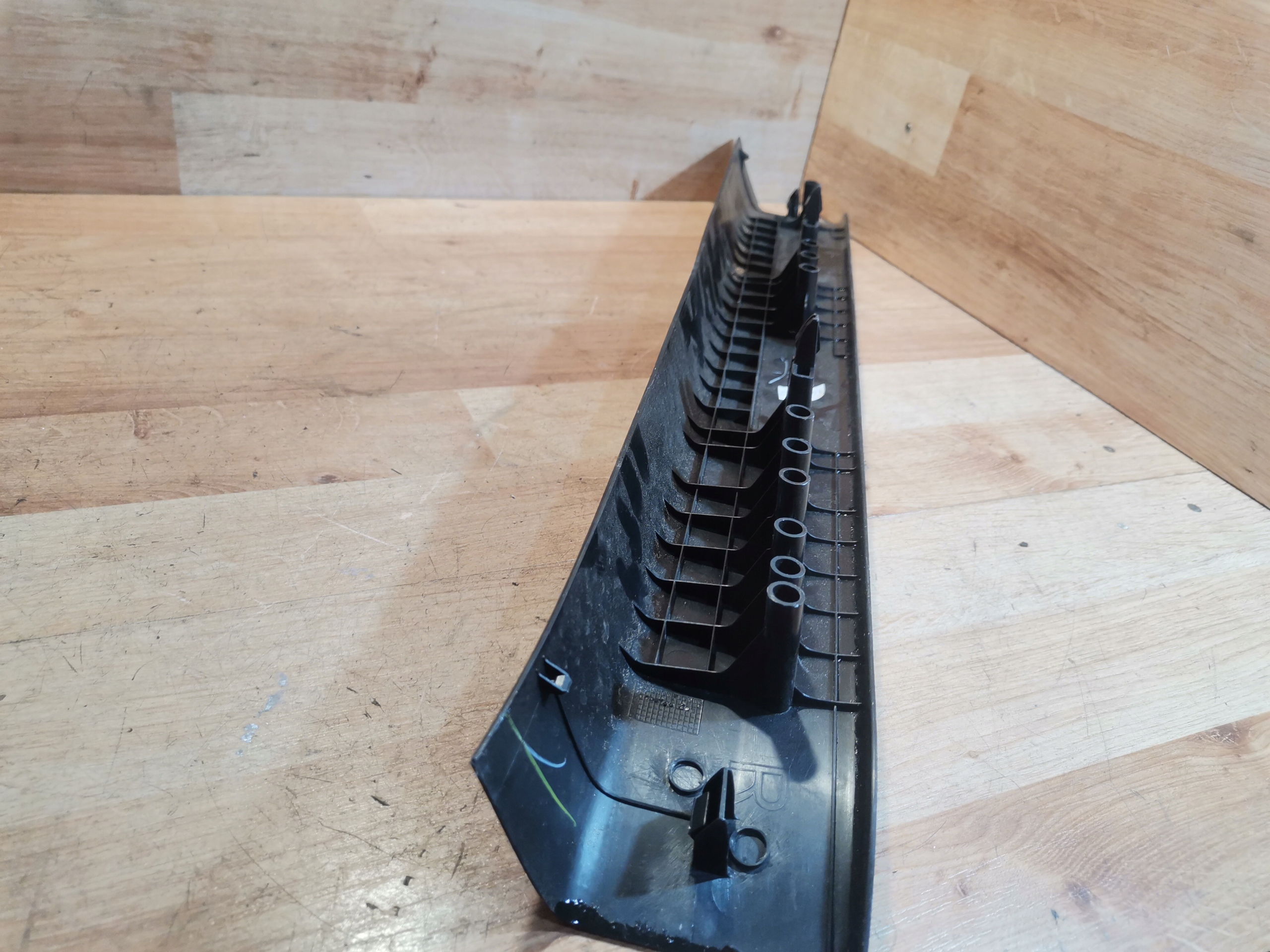 moulding threshold right front MAZDA 3 BM 13-18r BJS7-68710