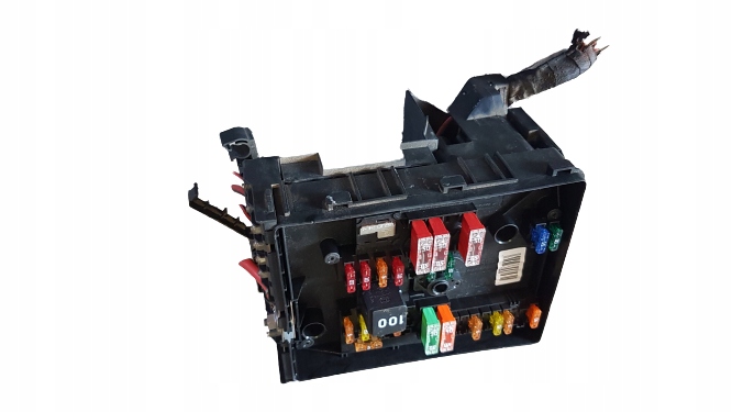 AUDI A3p РЕСТАЙЛИНГ SPORTBACK КОРОБКА BEZPIECZNIKOWk0937629a