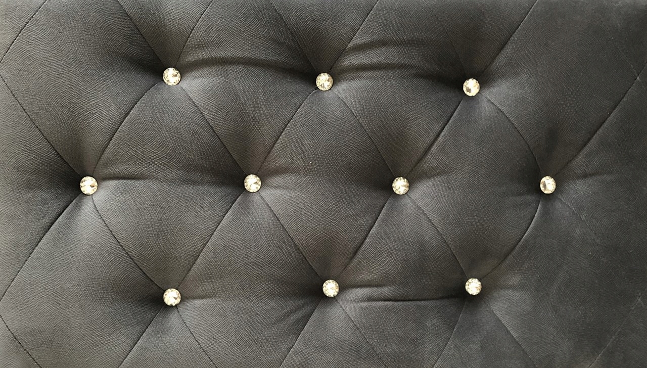 PUFA PIKOWANA GLAMOUR 70CM KRYSZTAŁKI SCHOWEK Głębokość mebla 40 cm