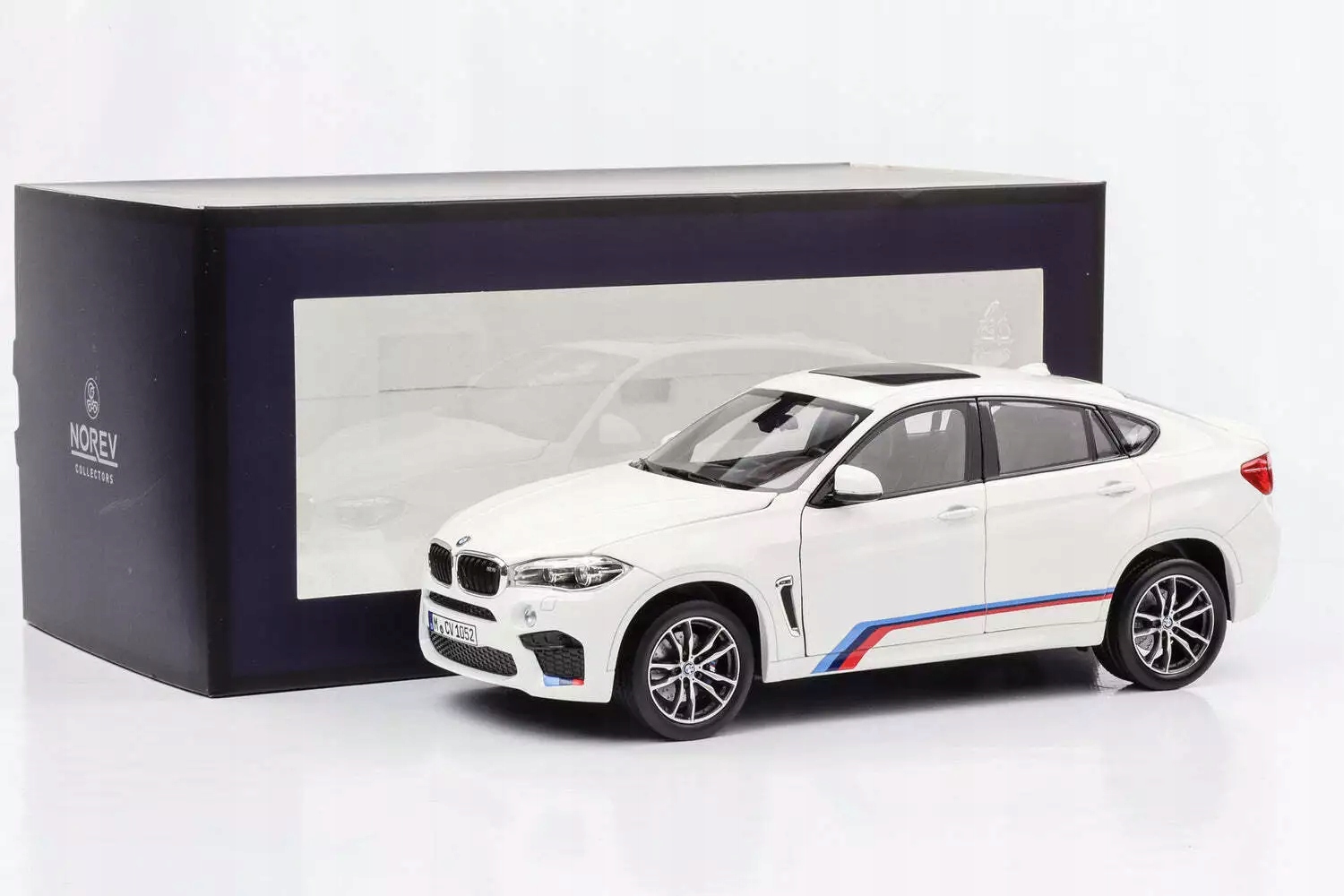Norev Bmw X6M 2015 Bílá s pruhy Limitovaná edice 200 ks pouze Unikát 1:18