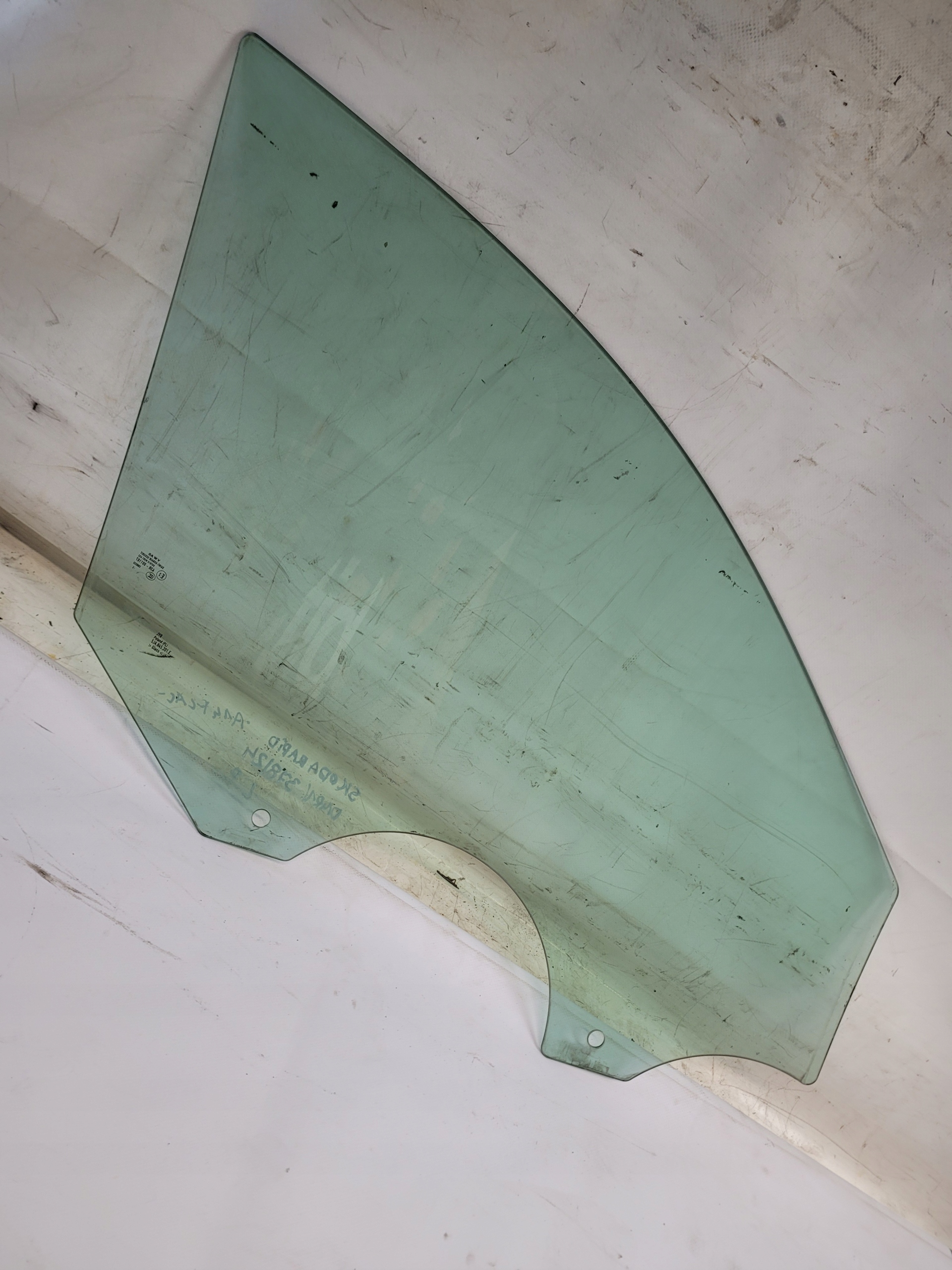 window side door left front left front SKODA RAPID 15r.