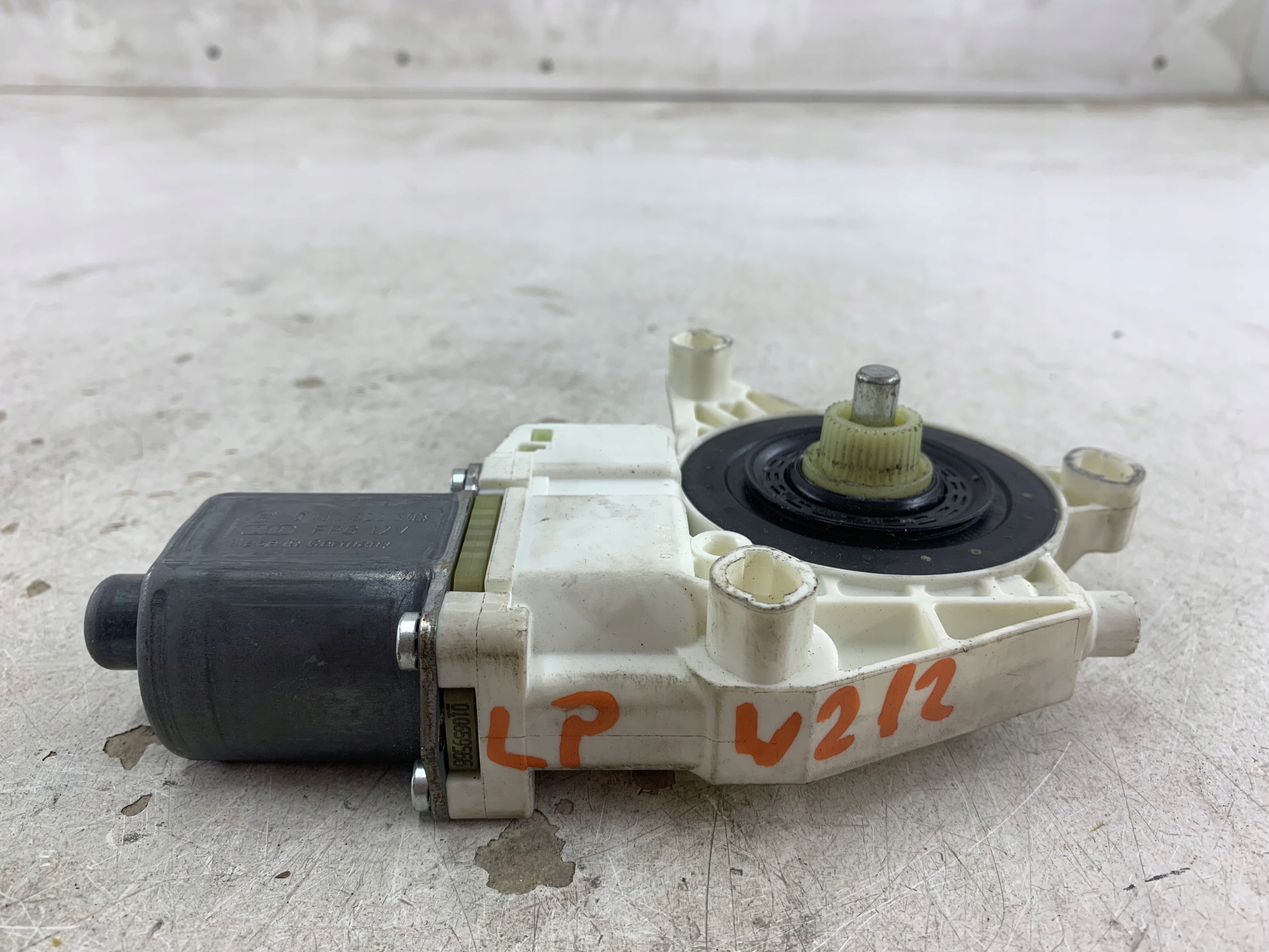 MERCEDES W212 mini motor windows left front 0130822503