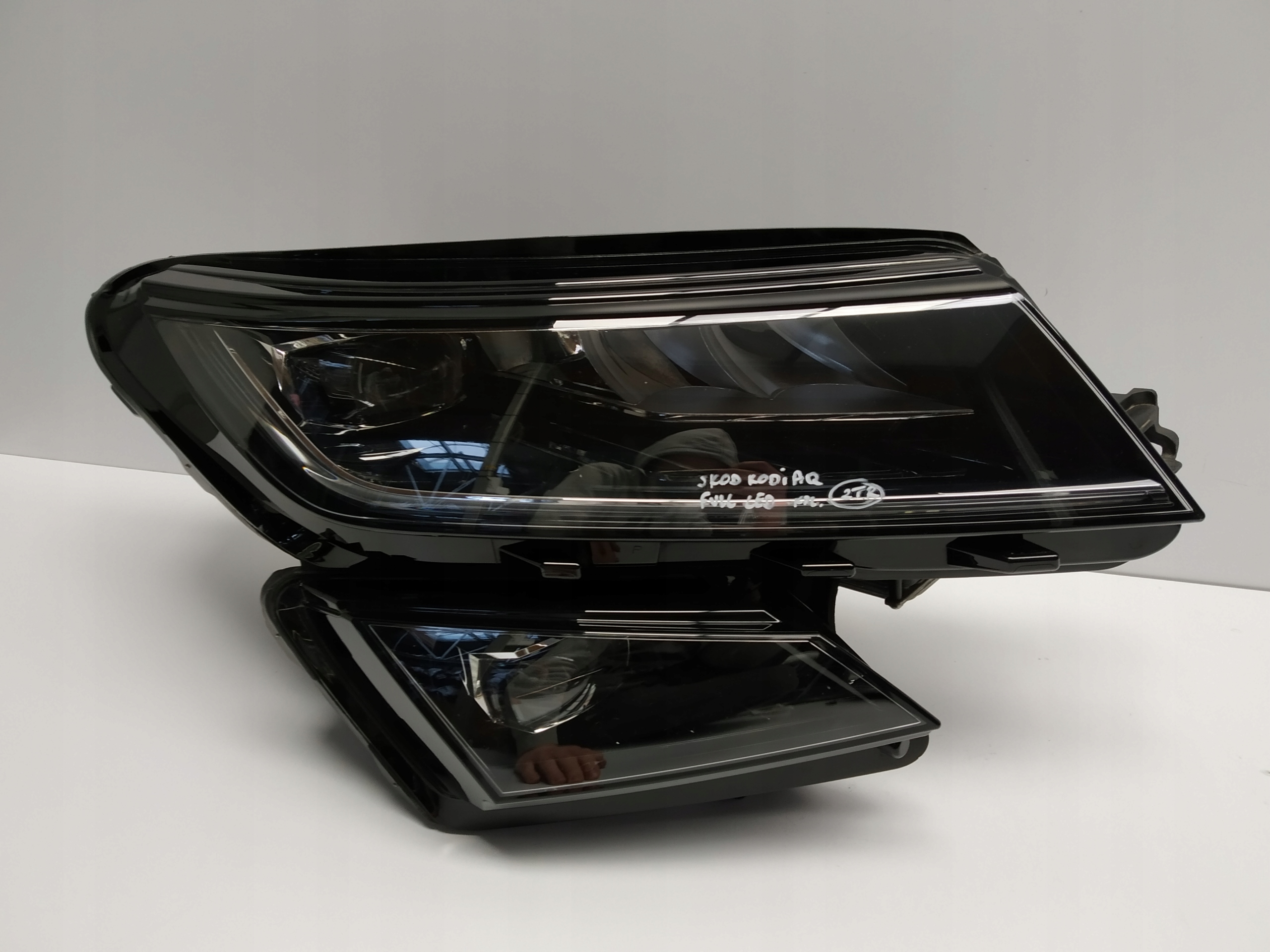 2016r + Skoda Kodiaq reflektor light Full LED right front
