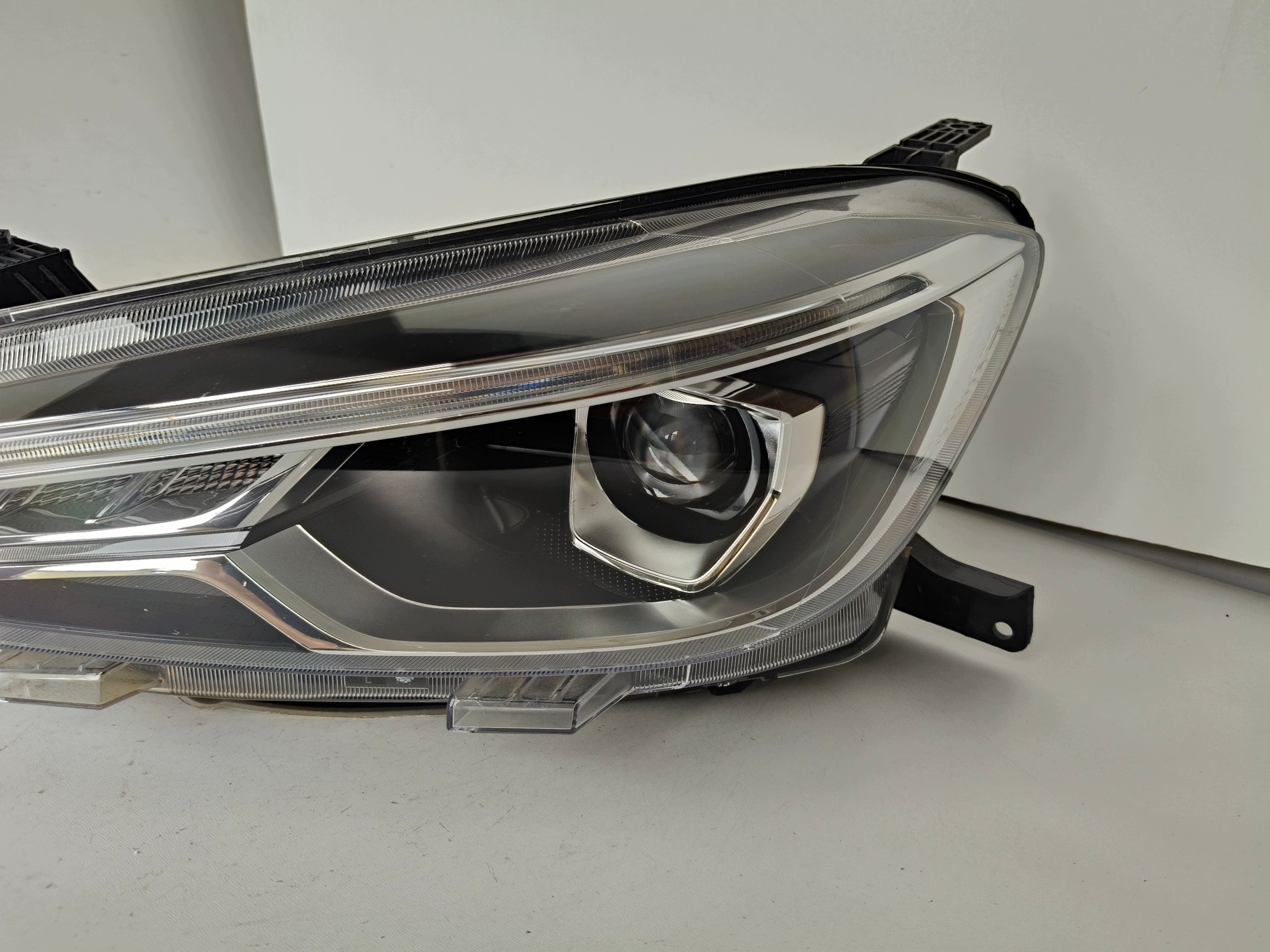 Licht links REFLEKTOR MG ZS II 24- FULL LED