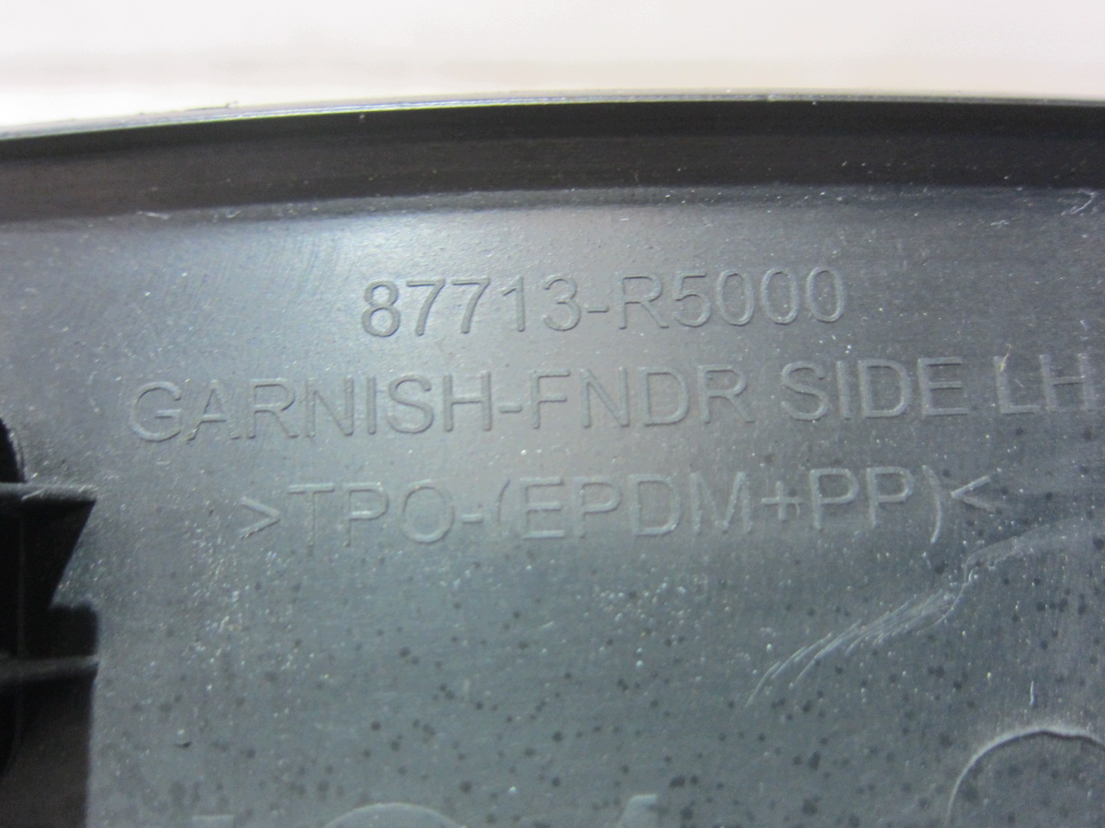 KIA SORENTO IV MQ4 moulding fender left front left front 87713-r5000