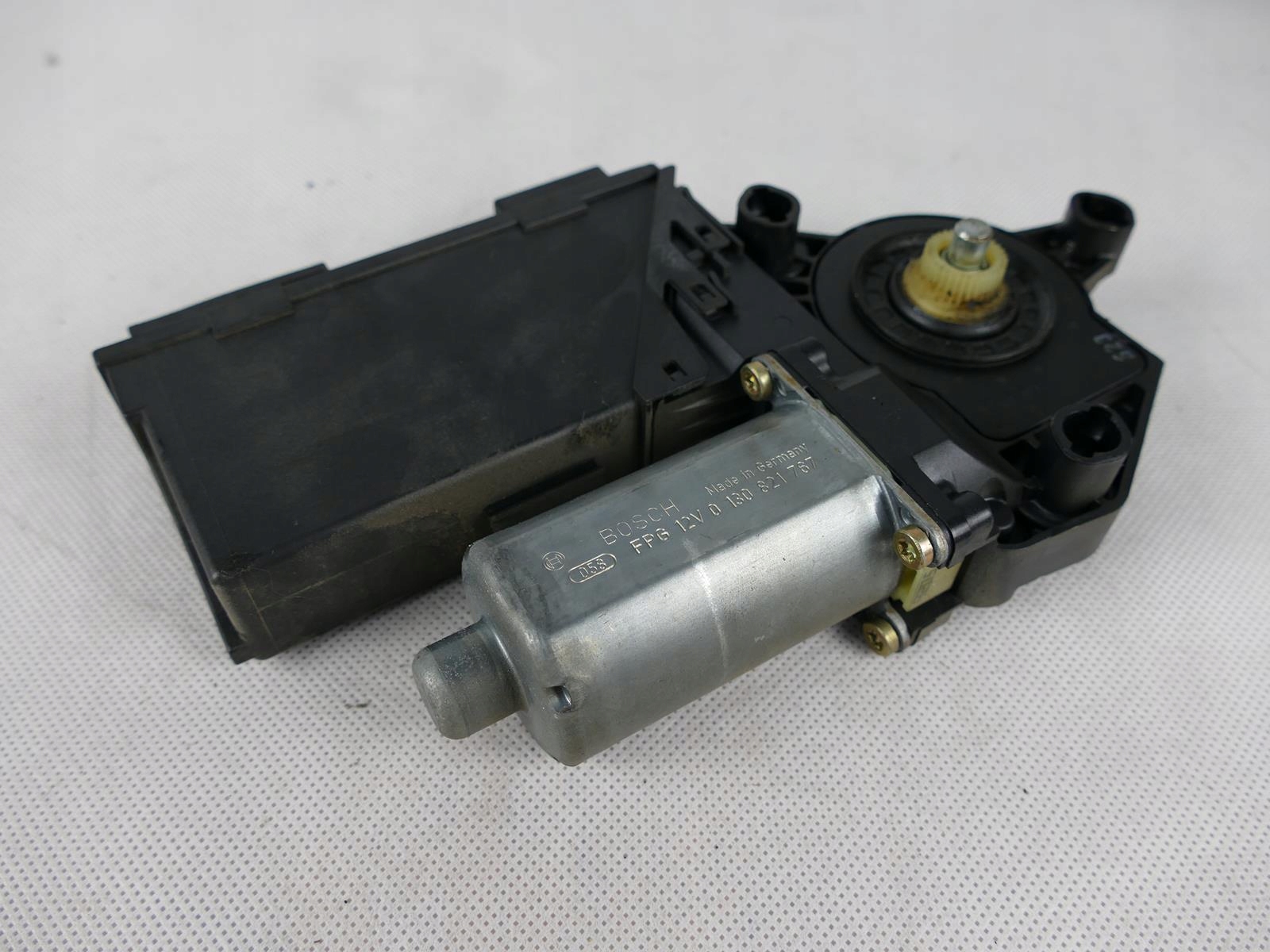 AUDI A4 B6 sedan mini motor PODNOSNIKA left rear part