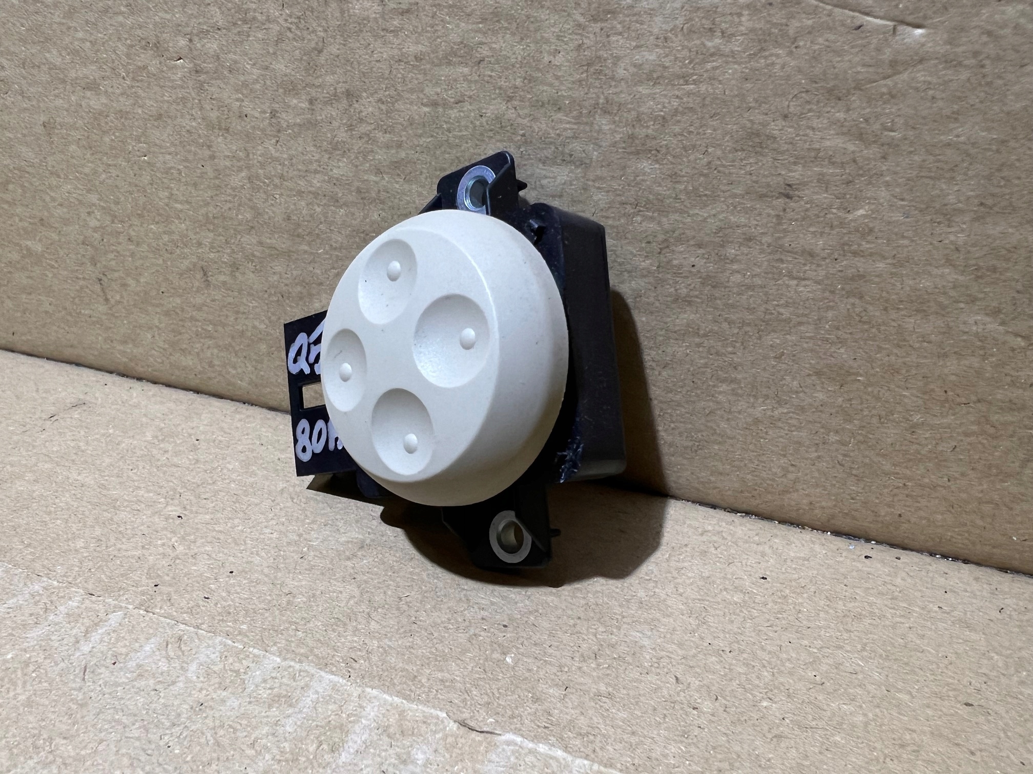 AUDI Q5 80A A4 B9 Schalter REGURACJI SITZ 8E0959777A