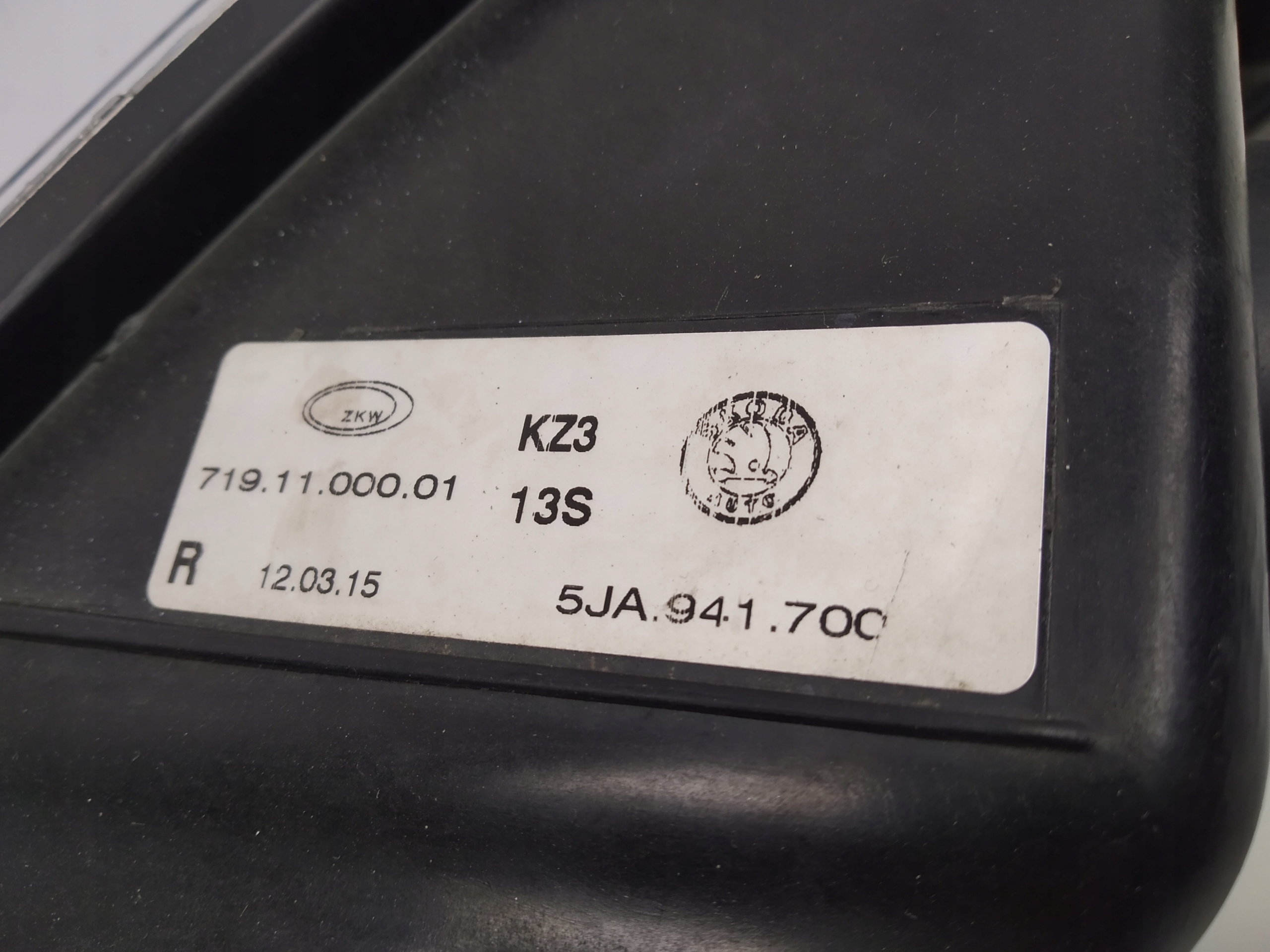 2012-2016R SKODA RAPID NEBELSCHEINWERFER RECHTS DER STOSSSTANGE VORNE ORIGINAL.....